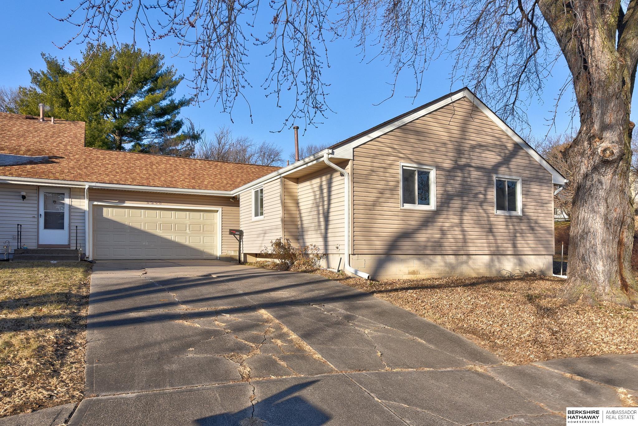 Omaha, Nebraska 68164, United States, 3 Bedrooms Bedrooms, ,2 BathroomsBathrooms,Residential,Pending,20516