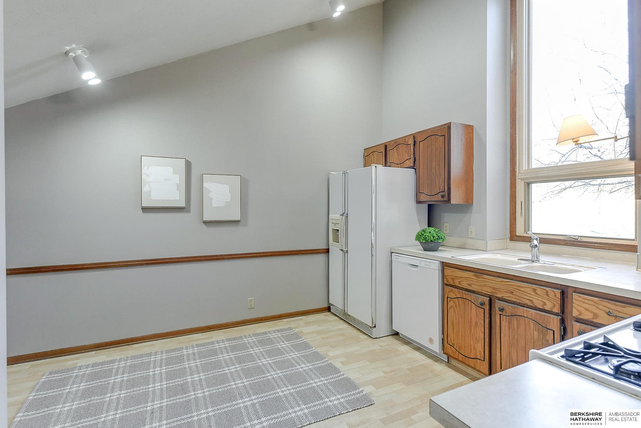 Omaha, Nebraska 68164, United States, 3 Bedrooms Bedrooms, ,2 BathroomsBathrooms,Residential,Pending,20516