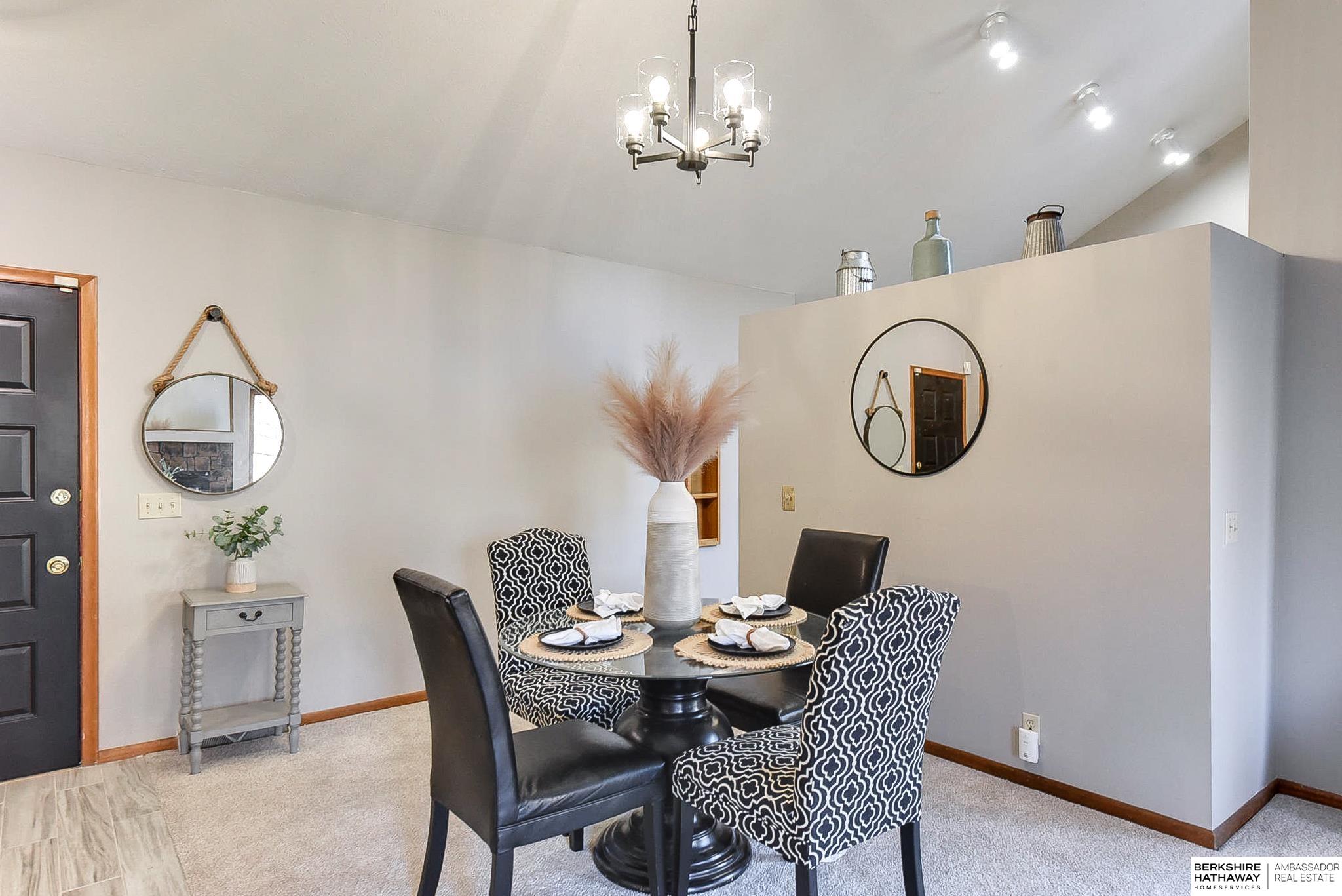 Omaha, Nebraska 68164, United States, 3 Bedrooms Bedrooms, ,2 BathroomsBathrooms,Residential,Pending,20516