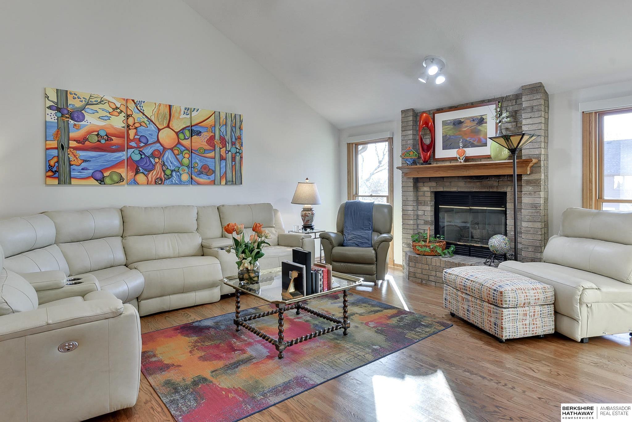 Omaha, Nebraska 68164, United States, 4 Bedrooms Bedrooms, ,3 BathroomsBathrooms,Residential,Pending,11684