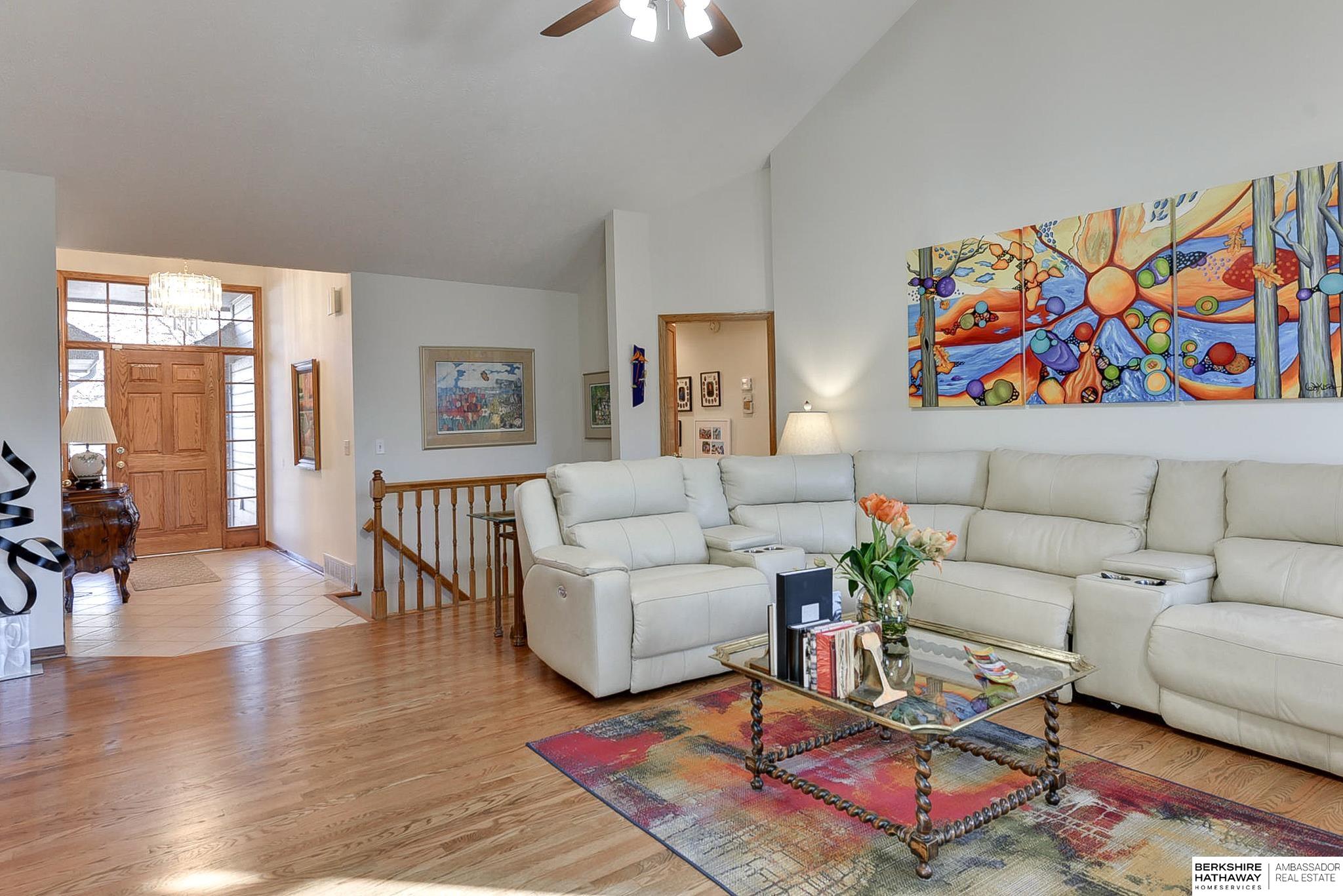 Omaha, Nebraska 68164, United States, 4 Bedrooms Bedrooms, ,3 BathroomsBathrooms,Residential,Pending,11684