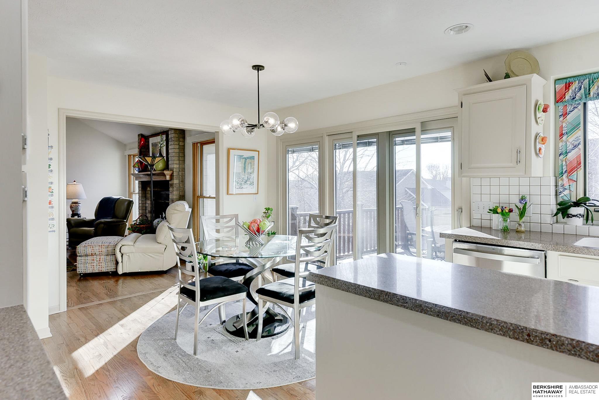 Omaha, Nebraska 68164, United States, 4 Bedrooms Bedrooms, ,3 BathroomsBathrooms,Residential,Pending,11684