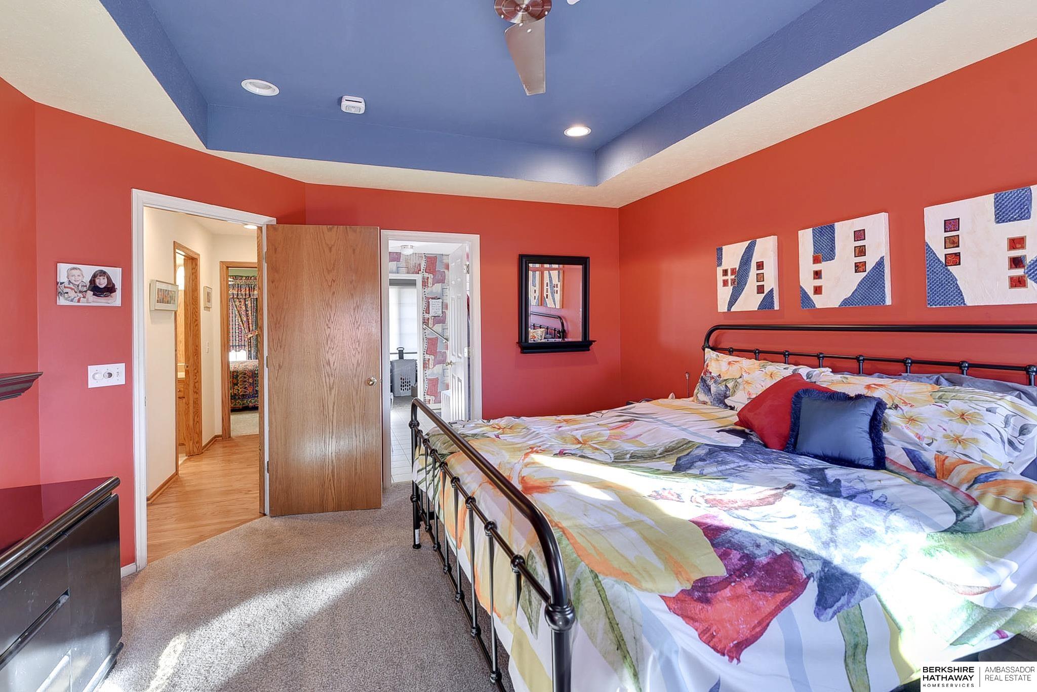 Omaha, Nebraska 68164, United States, 4 Bedrooms Bedrooms, ,3 BathroomsBathrooms,Residential,Pending,11684