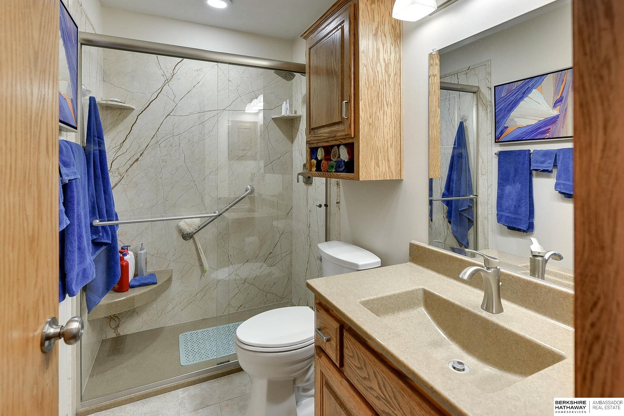 Omaha, Nebraska 68164, United States, 4 Bedrooms Bedrooms, ,3 BathroomsBathrooms,Residential,Pending,11684