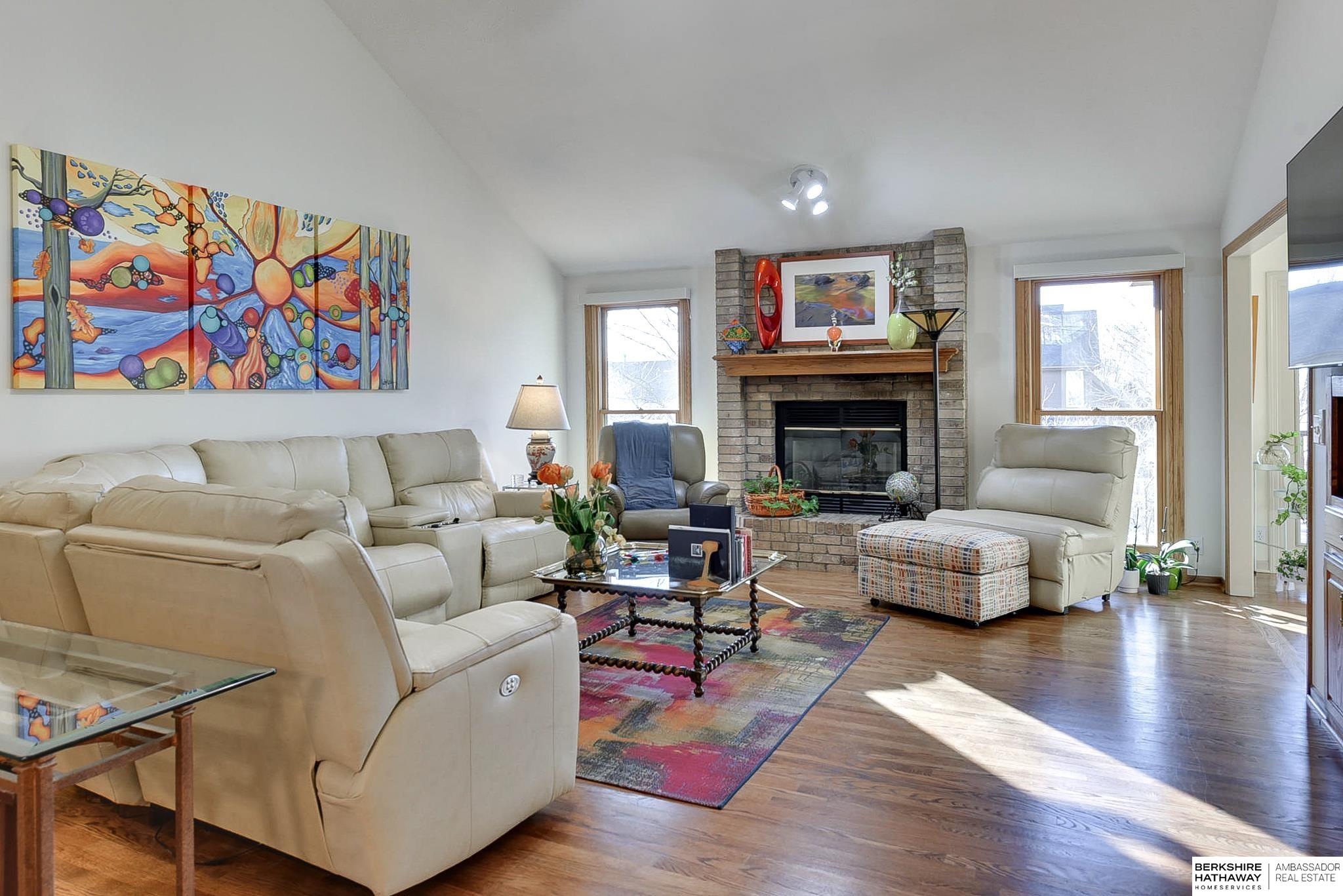 Omaha, Nebraska 68164, United States, 4 Bedrooms Bedrooms, ,3 BathroomsBathrooms,Residential,Pending,11684