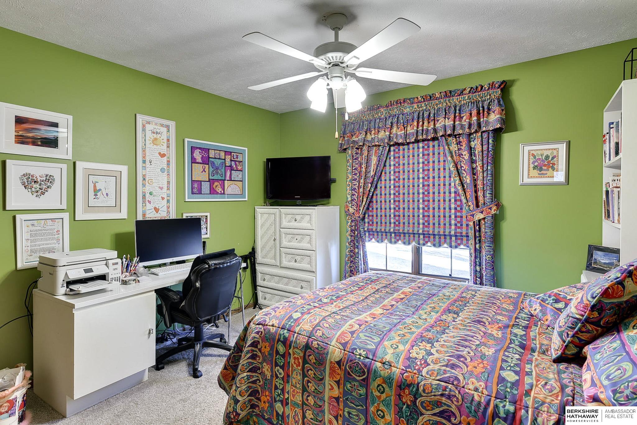 Omaha, Nebraska 68164, United States, 4 Bedrooms Bedrooms, ,3 BathroomsBathrooms,Residential,Pending,11684