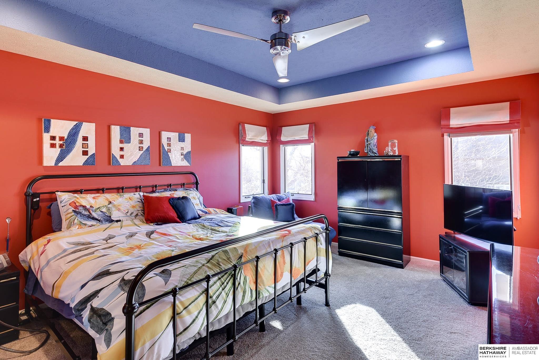 Omaha, Nebraska 68164, United States, 4 Bedrooms Bedrooms, ,3 BathroomsBathrooms,Residential,Pending,11684