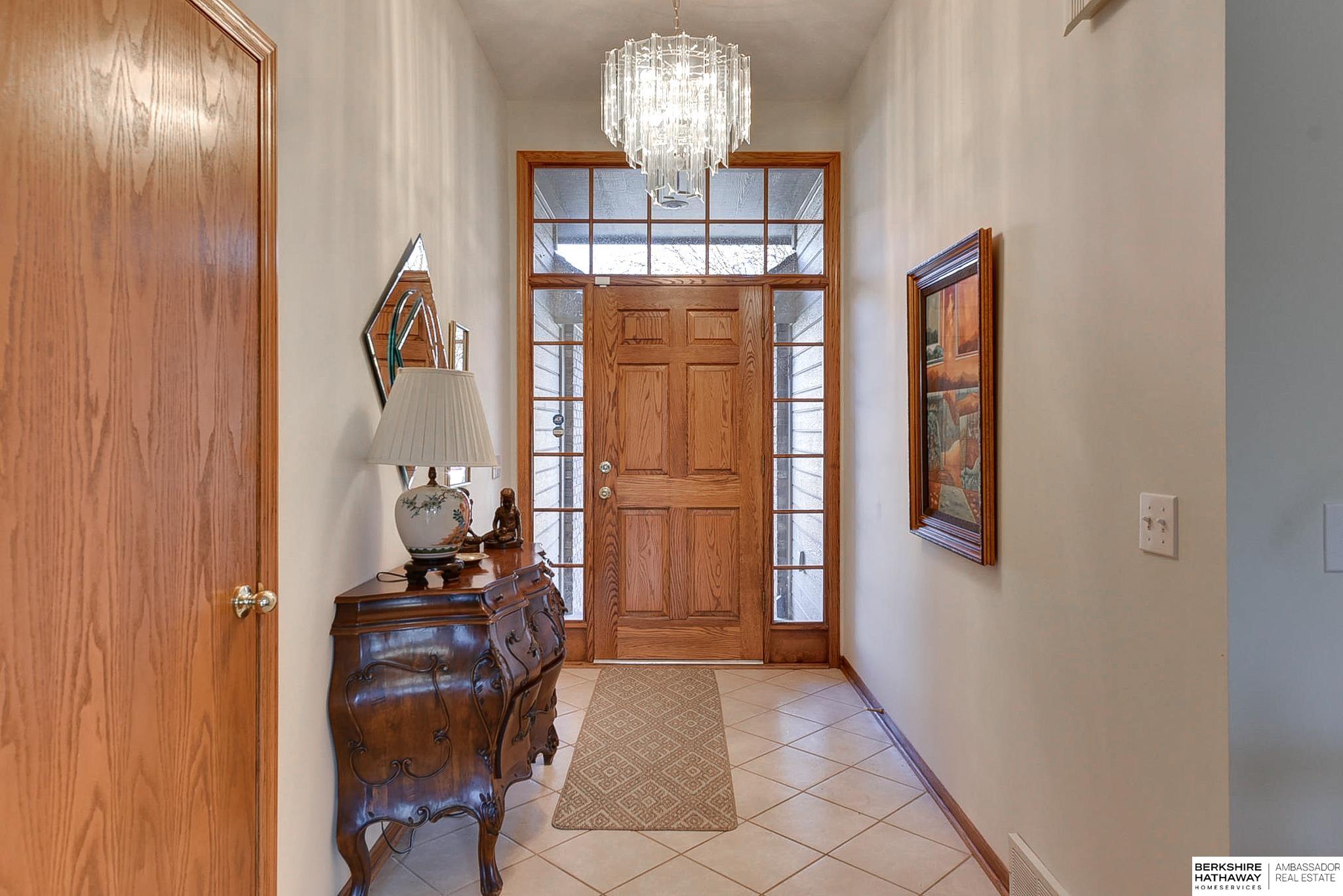 Omaha, Nebraska 68164, United States, 4 Bedrooms Bedrooms, ,3 BathroomsBathrooms,Residential,Pending,11684