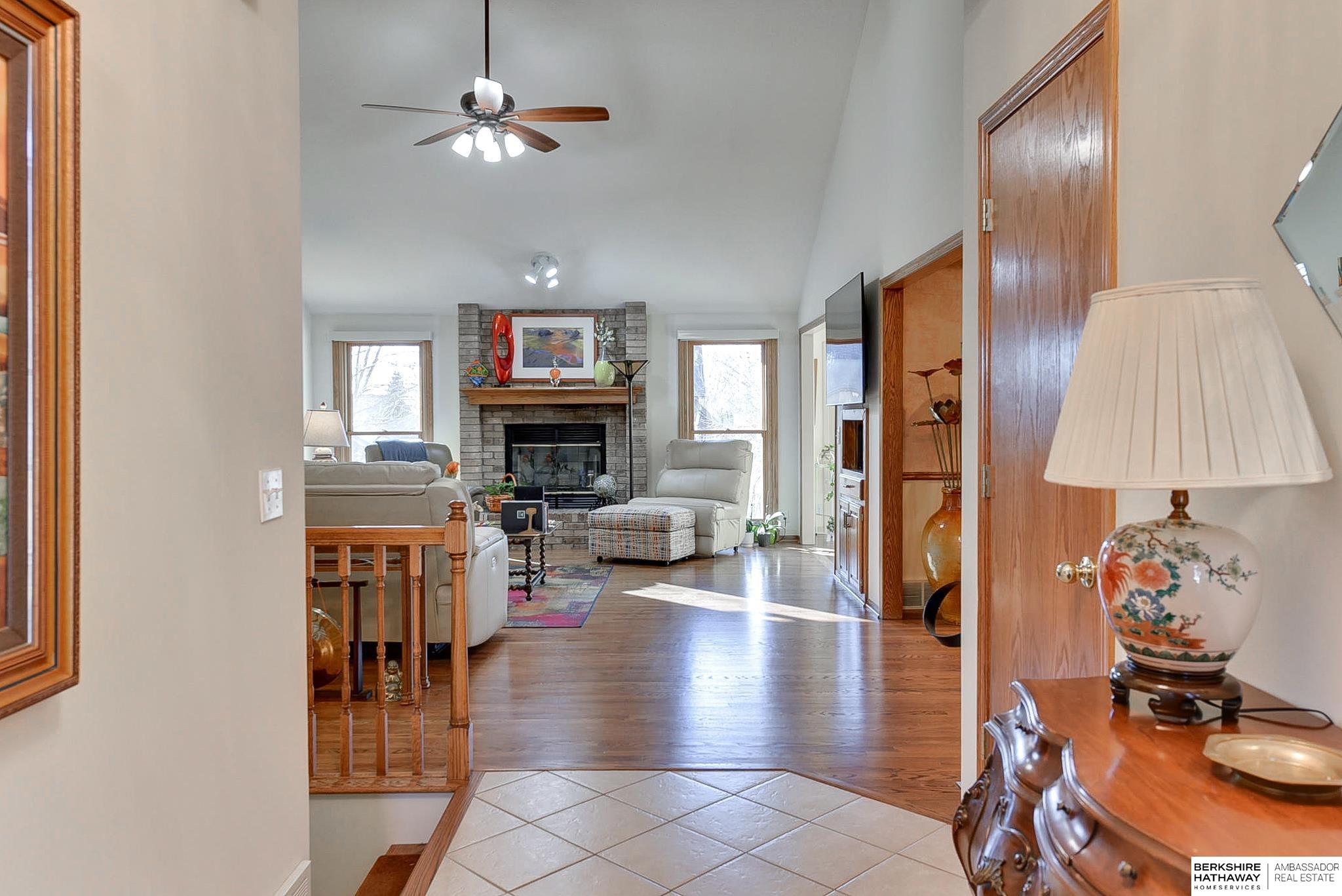 Omaha, Nebraska 68164, United States, 4 Bedrooms Bedrooms, ,3 BathroomsBathrooms,Residential,Pending,11684