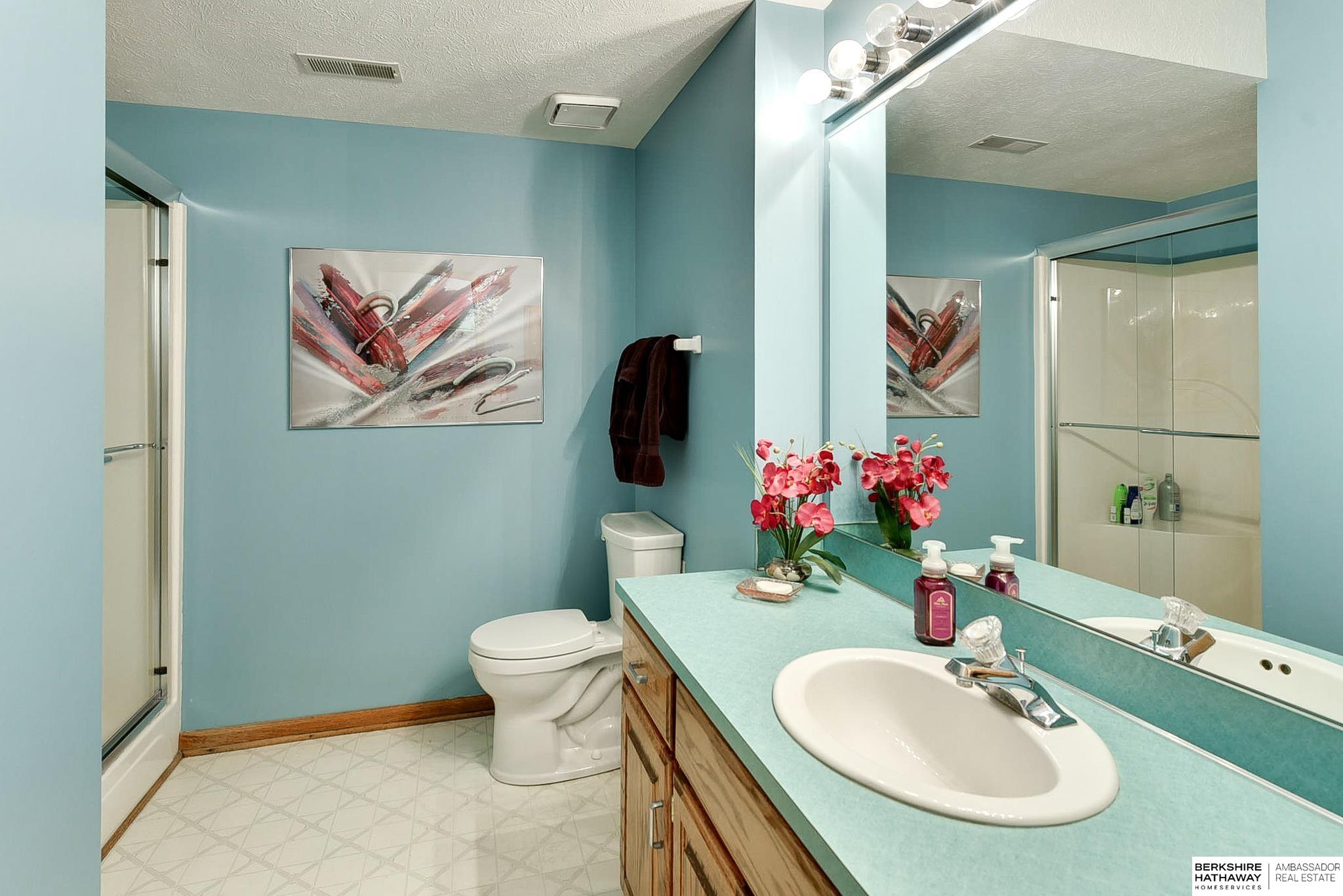 Omaha, Nebraska 68164, United States, 4 Bedrooms Bedrooms, ,3 BathroomsBathrooms,Residential,Pending,11684