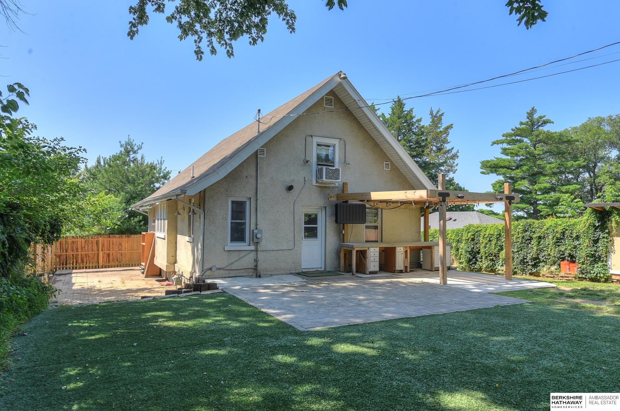 Omaha, Nebraska 68106, United States, 3 Bedrooms Bedrooms, ,2 BathroomsBathrooms,Residential,Active,8702