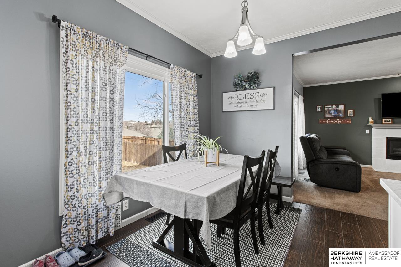 Omaha, Nebraska 68164, United States, 4 Bedrooms Bedrooms, ,4 BathroomsBathrooms,Residential,Pending,986