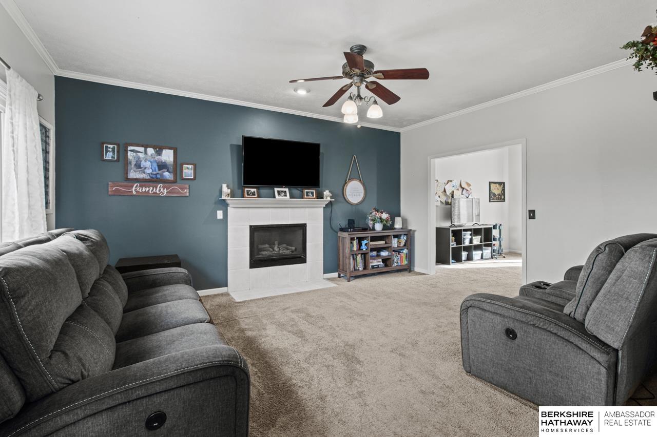 Omaha, Nebraska 68164, United States, 4 Bedrooms Bedrooms, ,4 BathroomsBathrooms,Residential,Pending,986