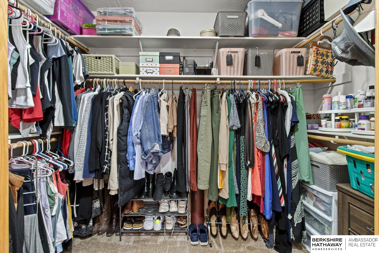 Omaha, Nebraska 68164, United States, 4 Bedrooms Bedrooms, ,4 BathroomsBathrooms,Residential,Pending,986