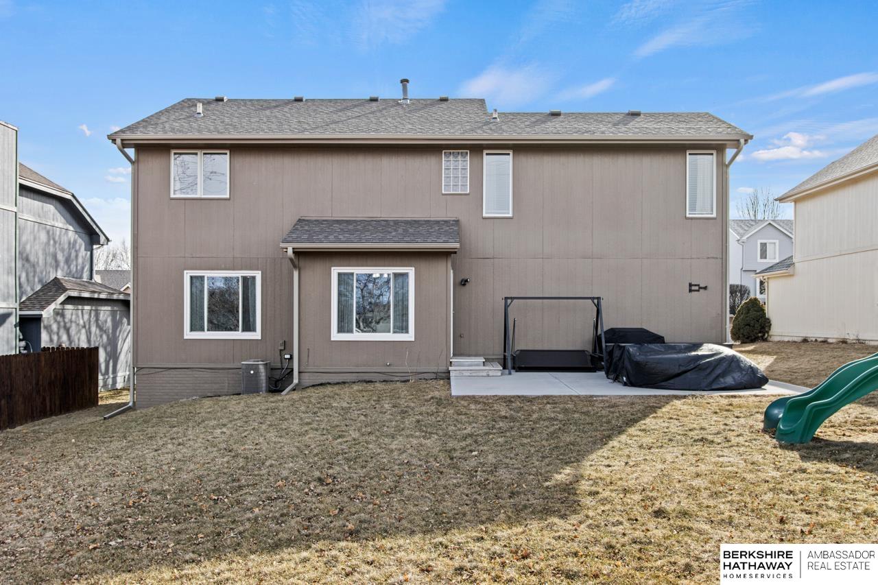 Omaha, Nebraska 68164, United States, 4 Bedrooms Bedrooms, ,4 BathroomsBathrooms,Residential,Pending,986