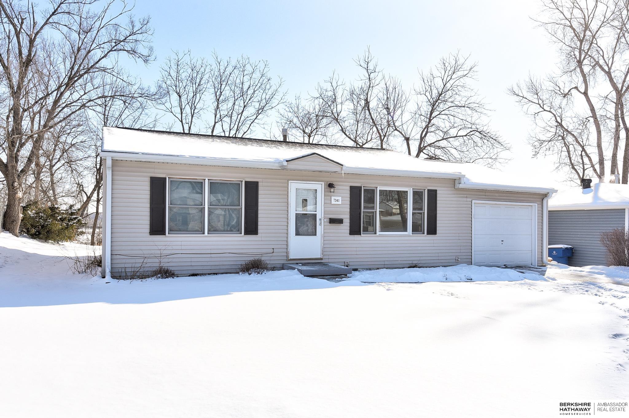 La Vista, Nebraska 68128, United States, 2 Bedrooms Bedrooms, ,1 BathroomBathrooms,Residential,Pending,1061