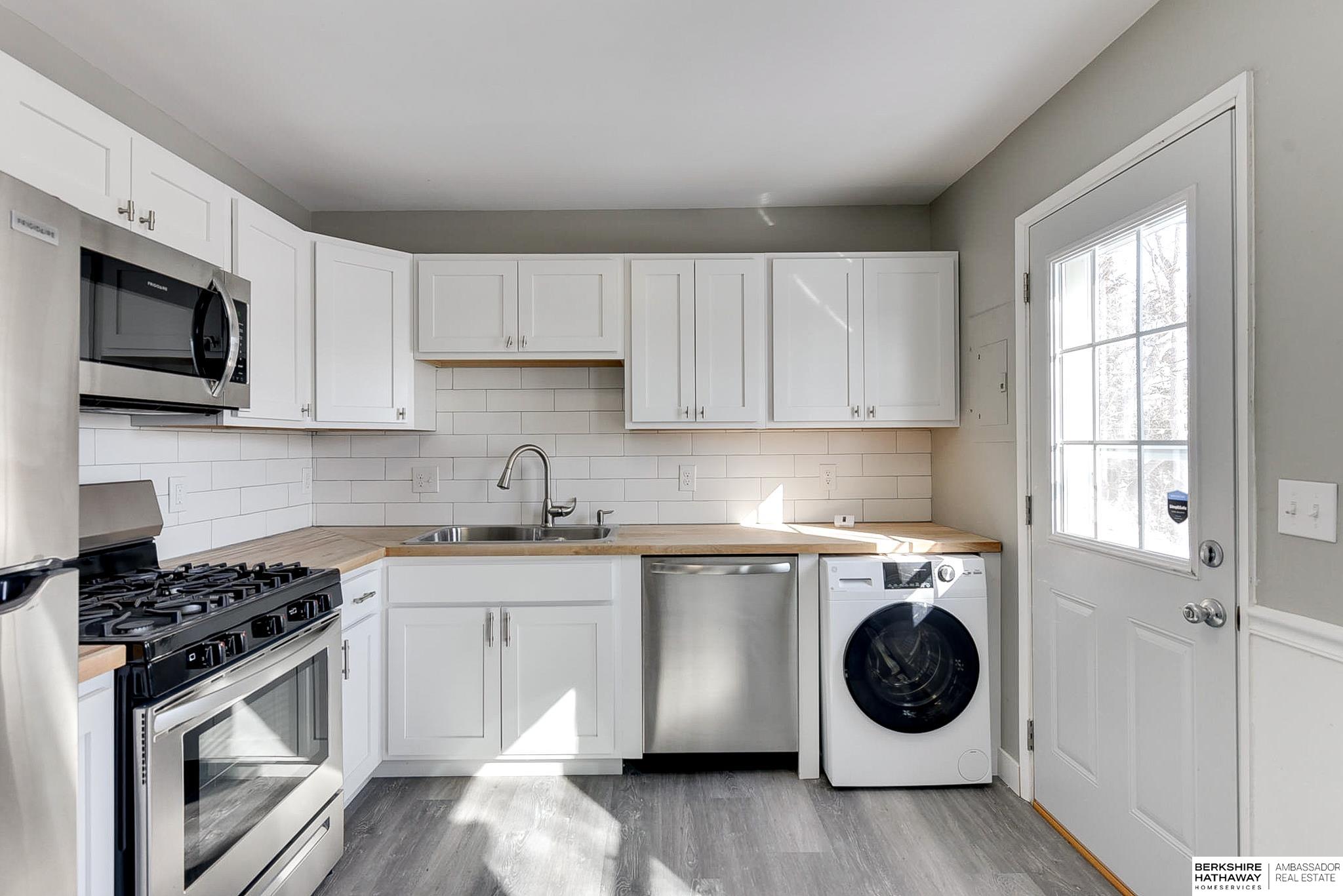 La Vista, Nebraska 68128, United States, 2 Bedrooms Bedrooms, ,1 BathroomBathrooms,Residential,Pending,1061