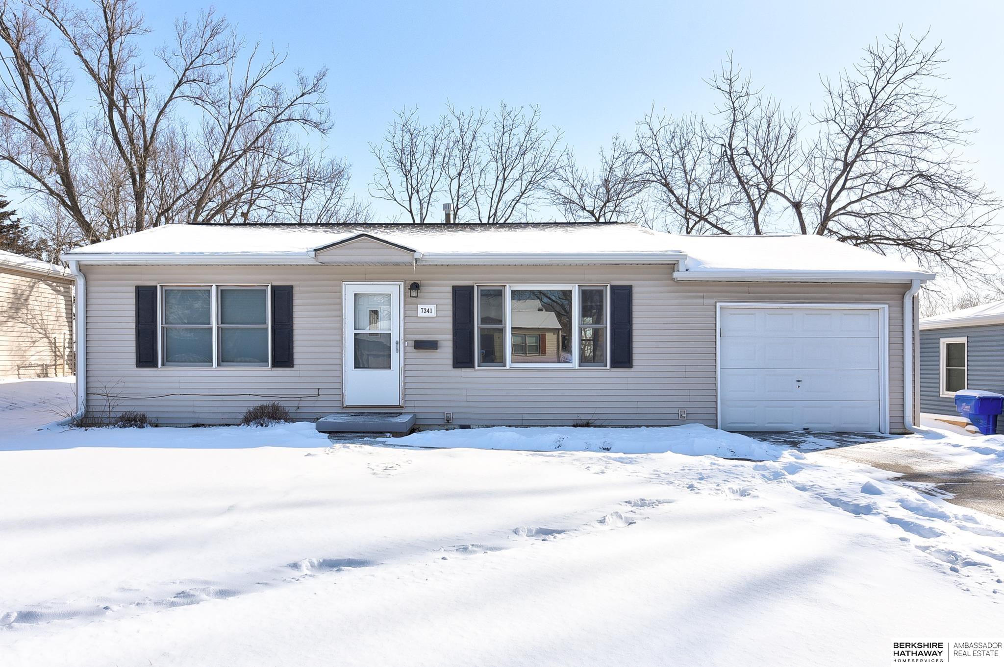 La Vista, Nebraska 68128, United States, 2 Bedrooms Bedrooms, ,1 BathroomBathrooms,Residential,Pending,1061