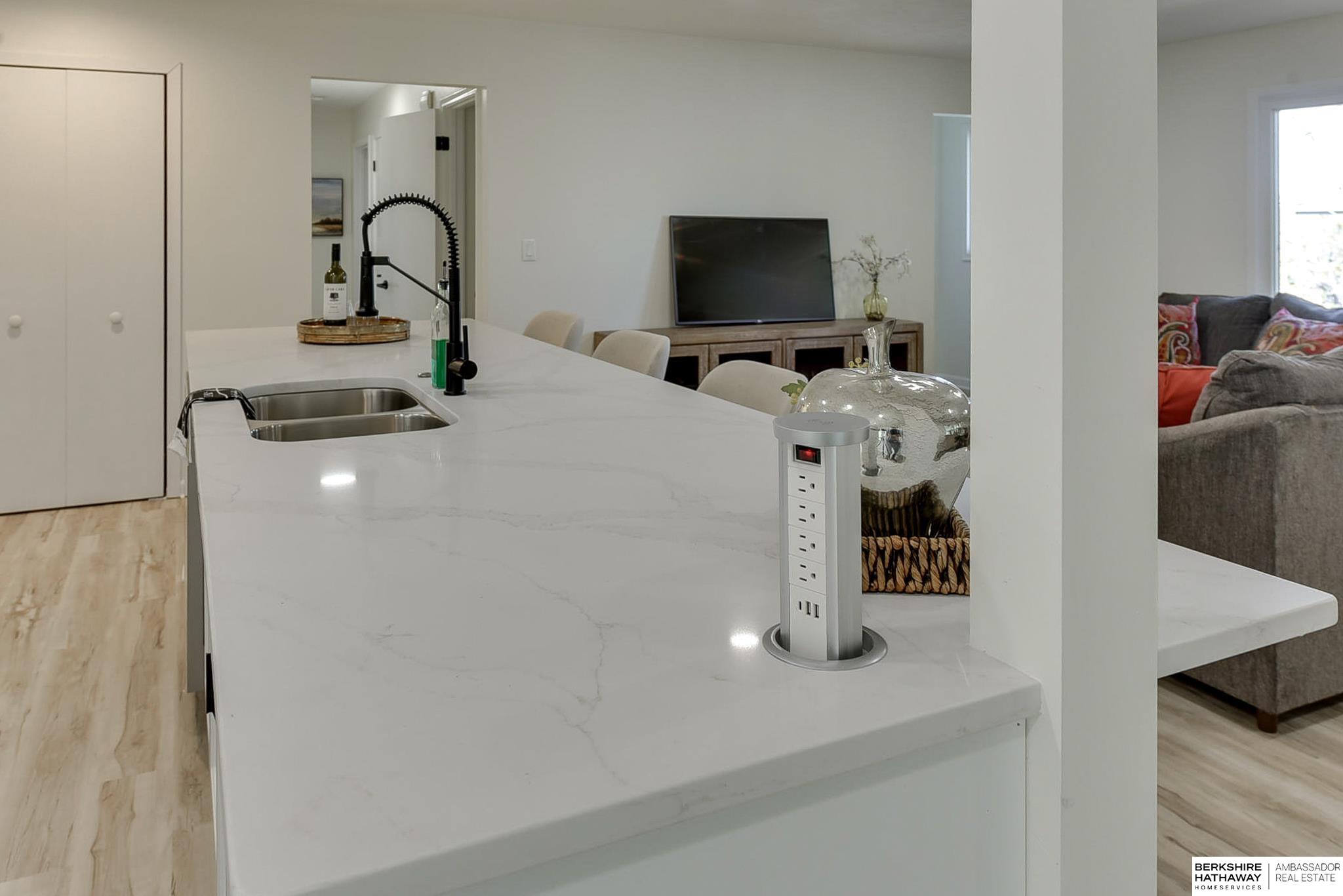 Omaha, Nebraska 68124, United States, 4 Bedrooms Bedrooms, ,3 BathroomsBathrooms,Residential,Active,13670