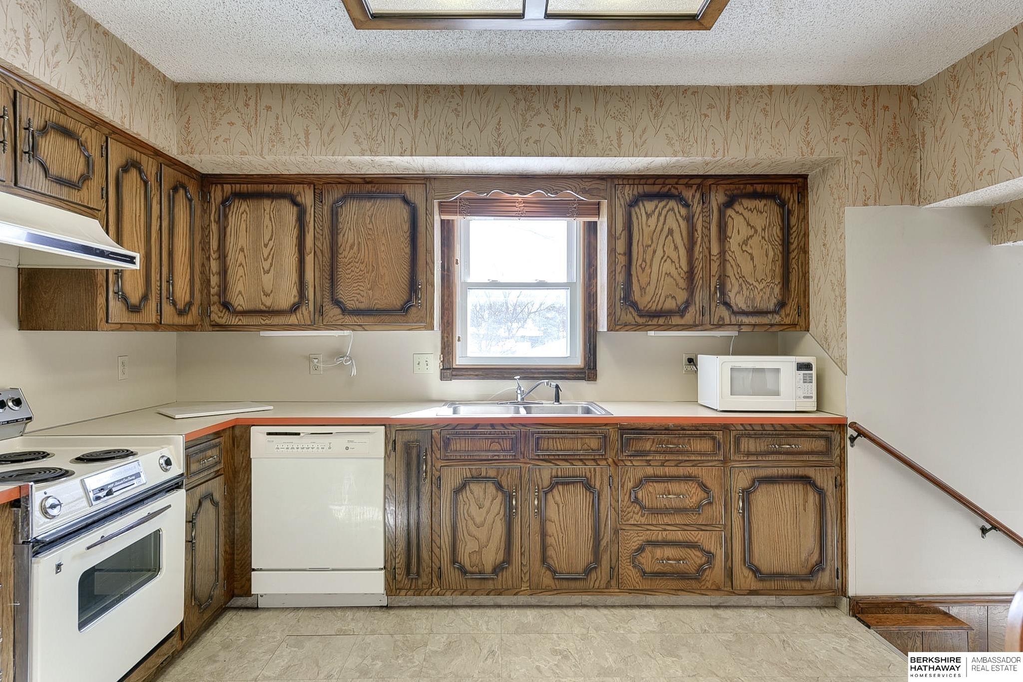 Omaha, Nebraska 68130, United States, 3 Bedrooms Bedrooms, ,3 BathroomsBathrooms,Residential,Active,95029