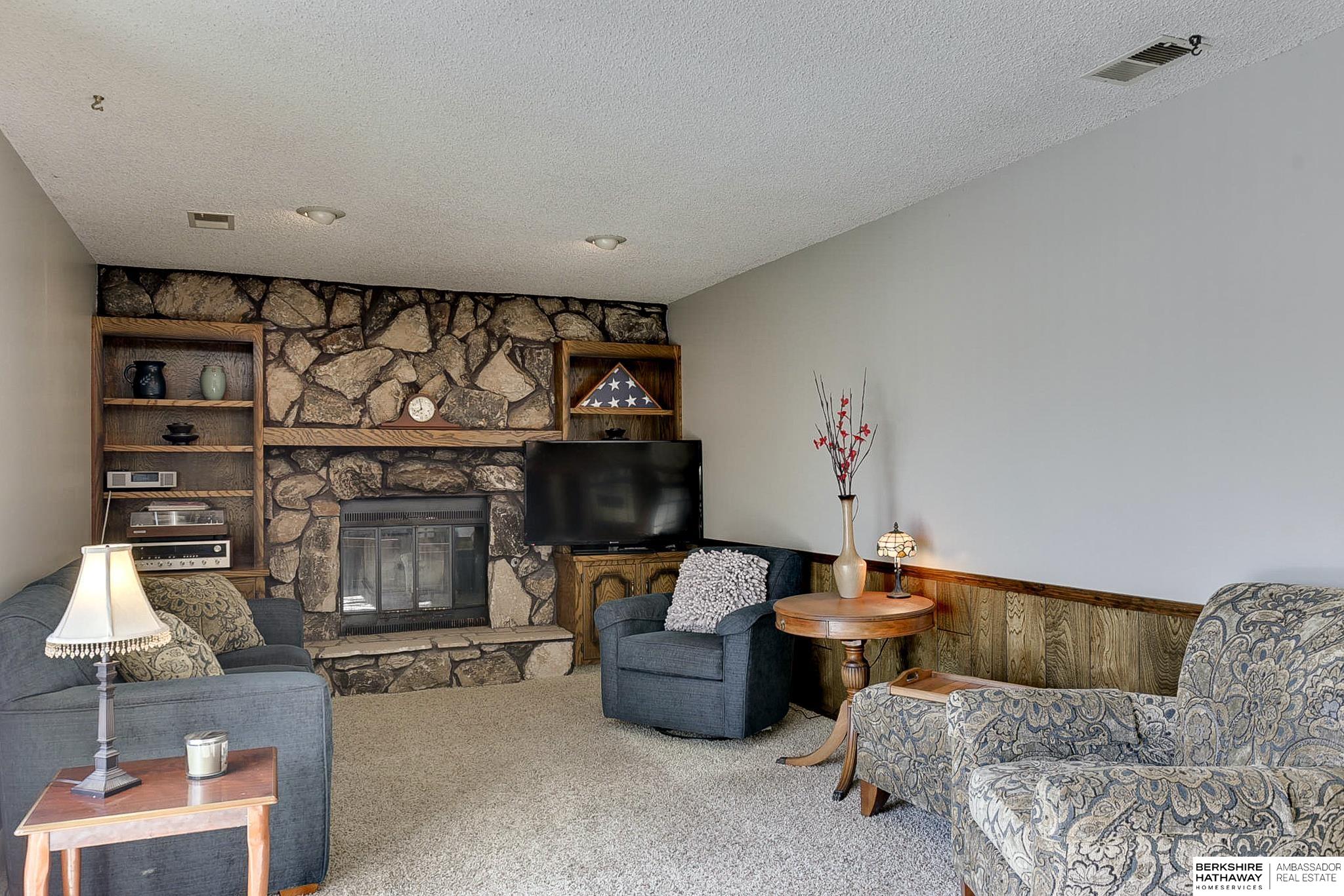 Omaha, Nebraska 68130, United States, 3 Bedrooms Bedrooms, ,3 BathroomsBathrooms,Residential,Active,95029