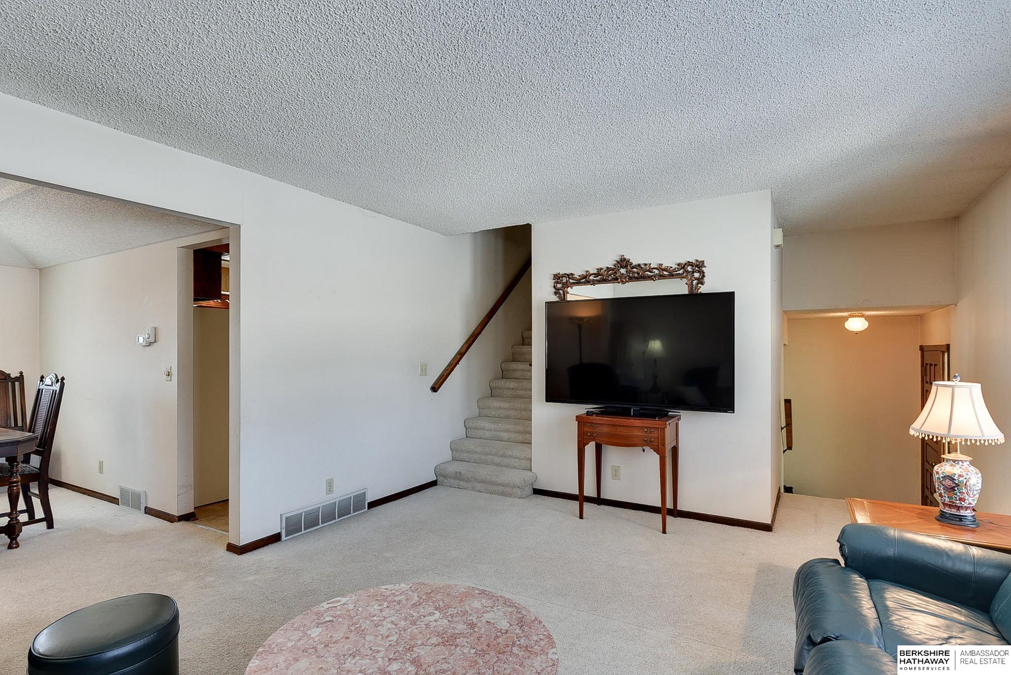 Omaha, Nebraska 68130, United States, 3 Bedrooms Bedrooms, ,3 BathroomsBathrooms,Residential,Active,95029