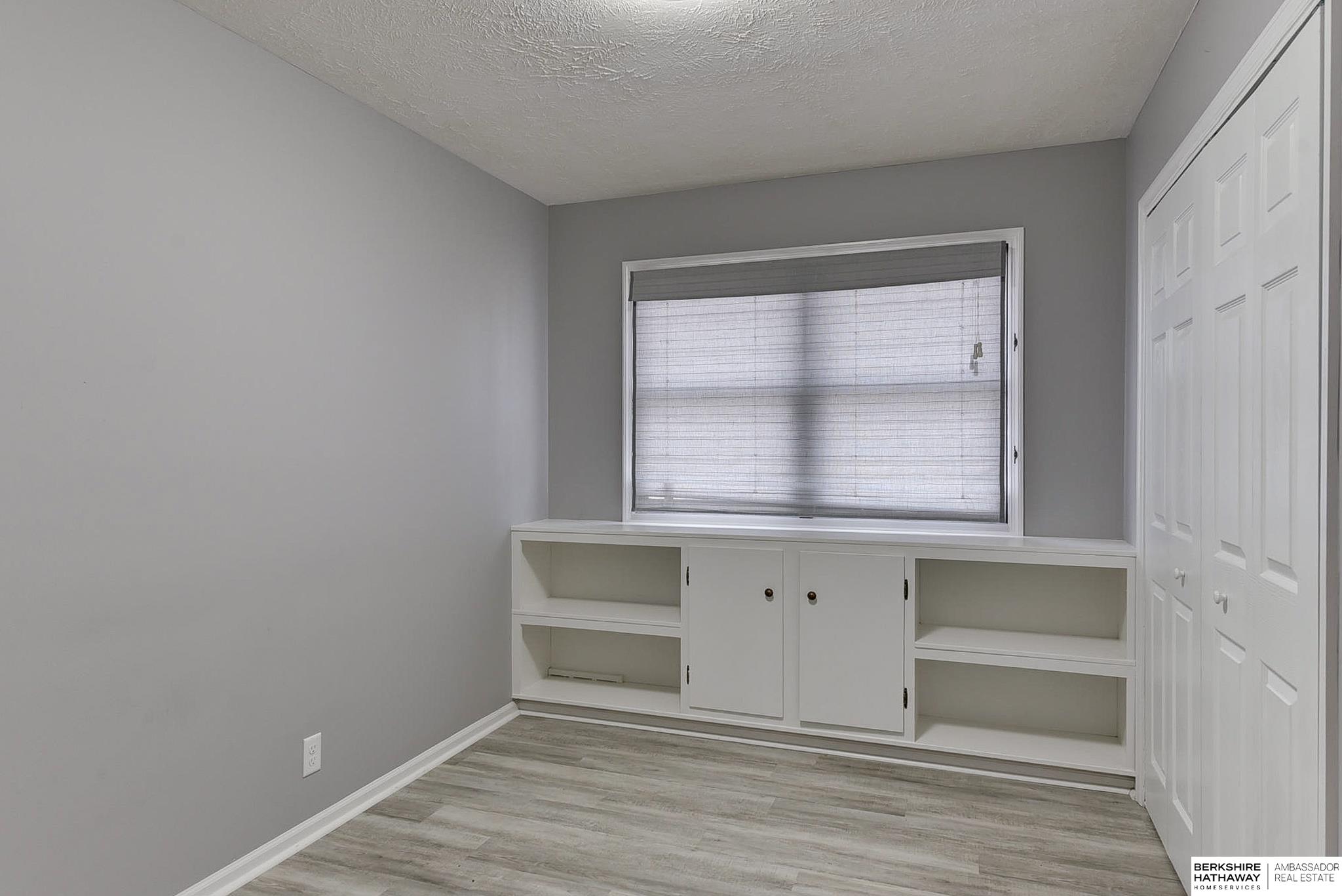 Omaha, Nebraska 68124, United States, 3 Bedrooms Bedrooms, ,2 BathroomsBathrooms,Residential,Pending,81641