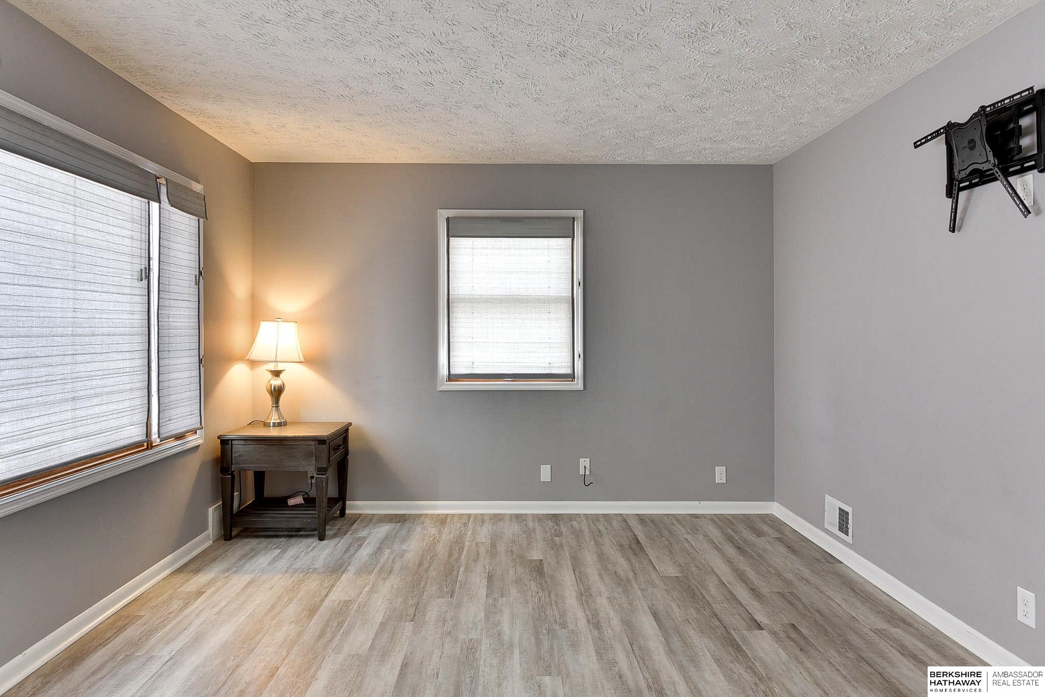 Omaha, Nebraska 68124, United States, 3 Bedrooms Bedrooms, ,2 BathroomsBathrooms,Residential,Pending,81641