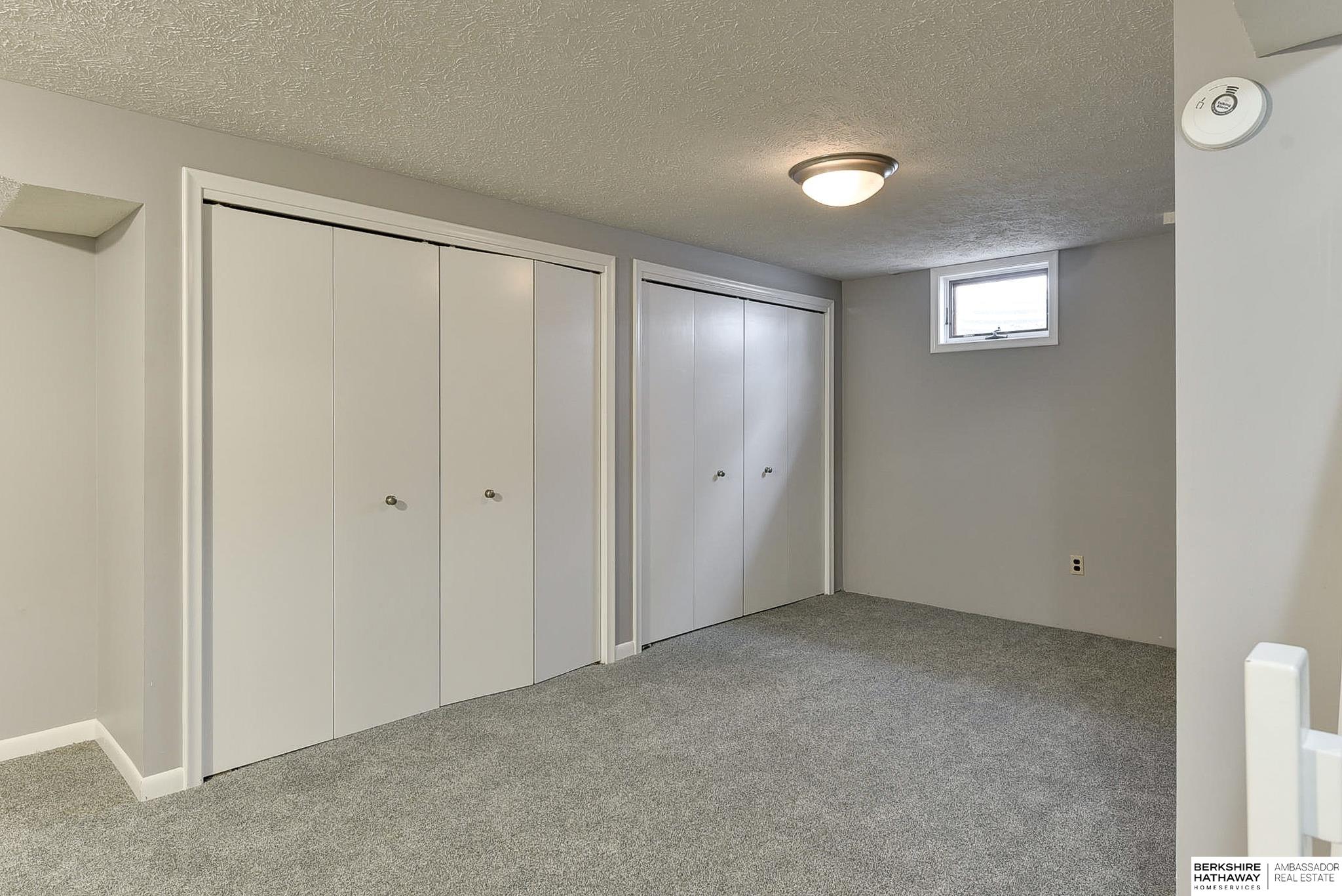 Omaha, Nebraska 68124, United States, 3 Bedrooms Bedrooms, ,2 BathroomsBathrooms,Residential,Pending,81641