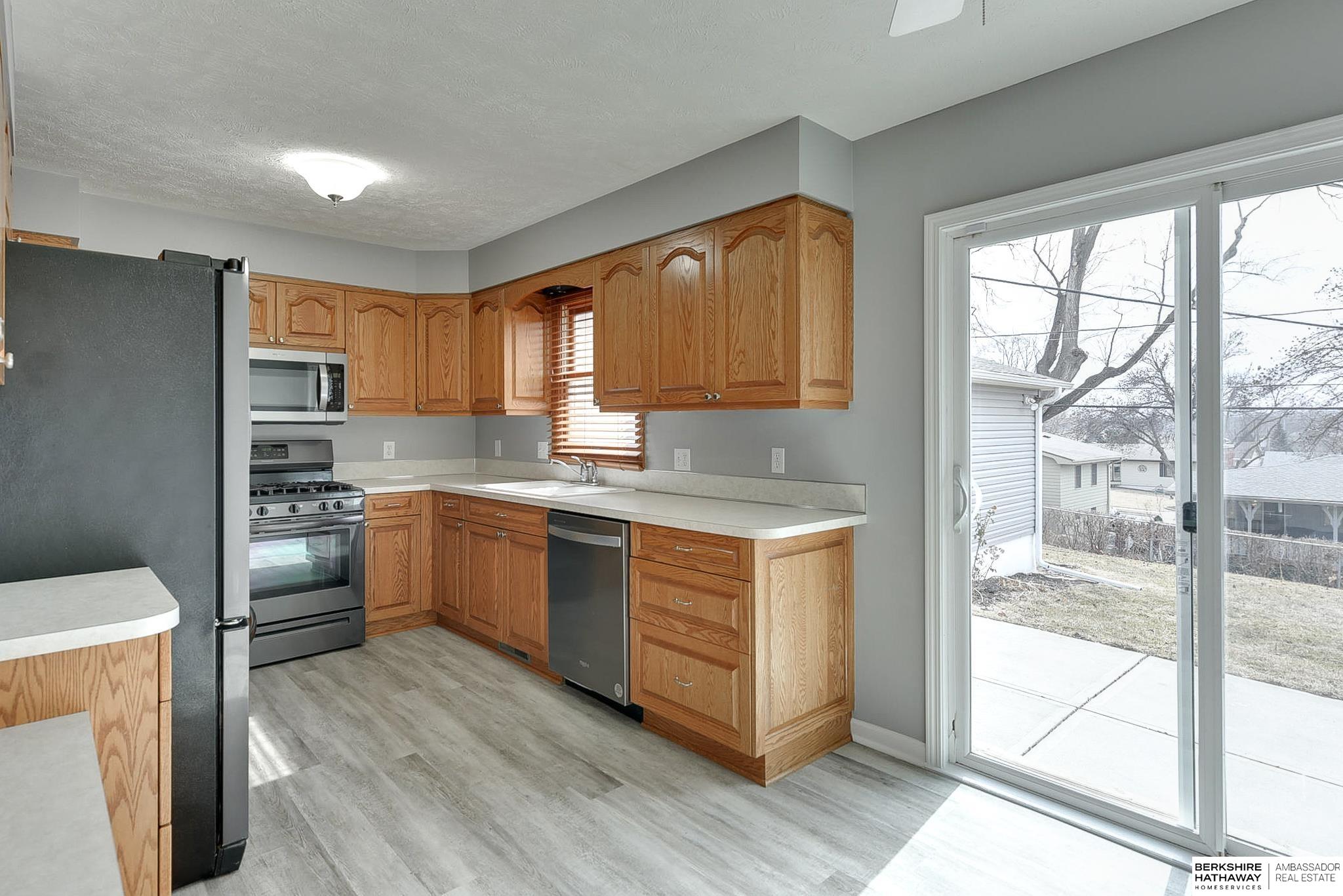 Omaha, Nebraska 68124, United States, 3 Bedrooms Bedrooms, ,2 BathroomsBathrooms,Residential,Pending,81641