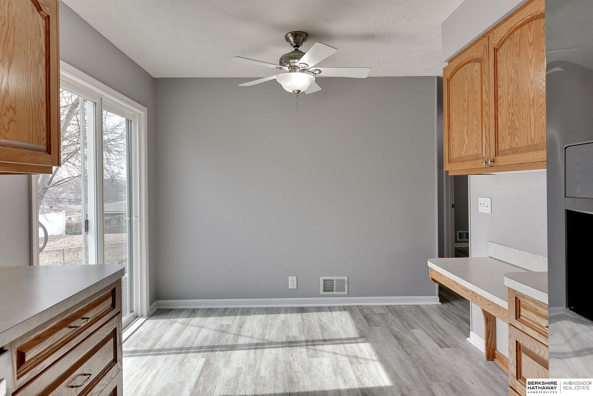 Omaha, Nebraska 68124, United States, 3 Bedrooms Bedrooms, ,2 BathroomsBathrooms,Residential,Pending,81641