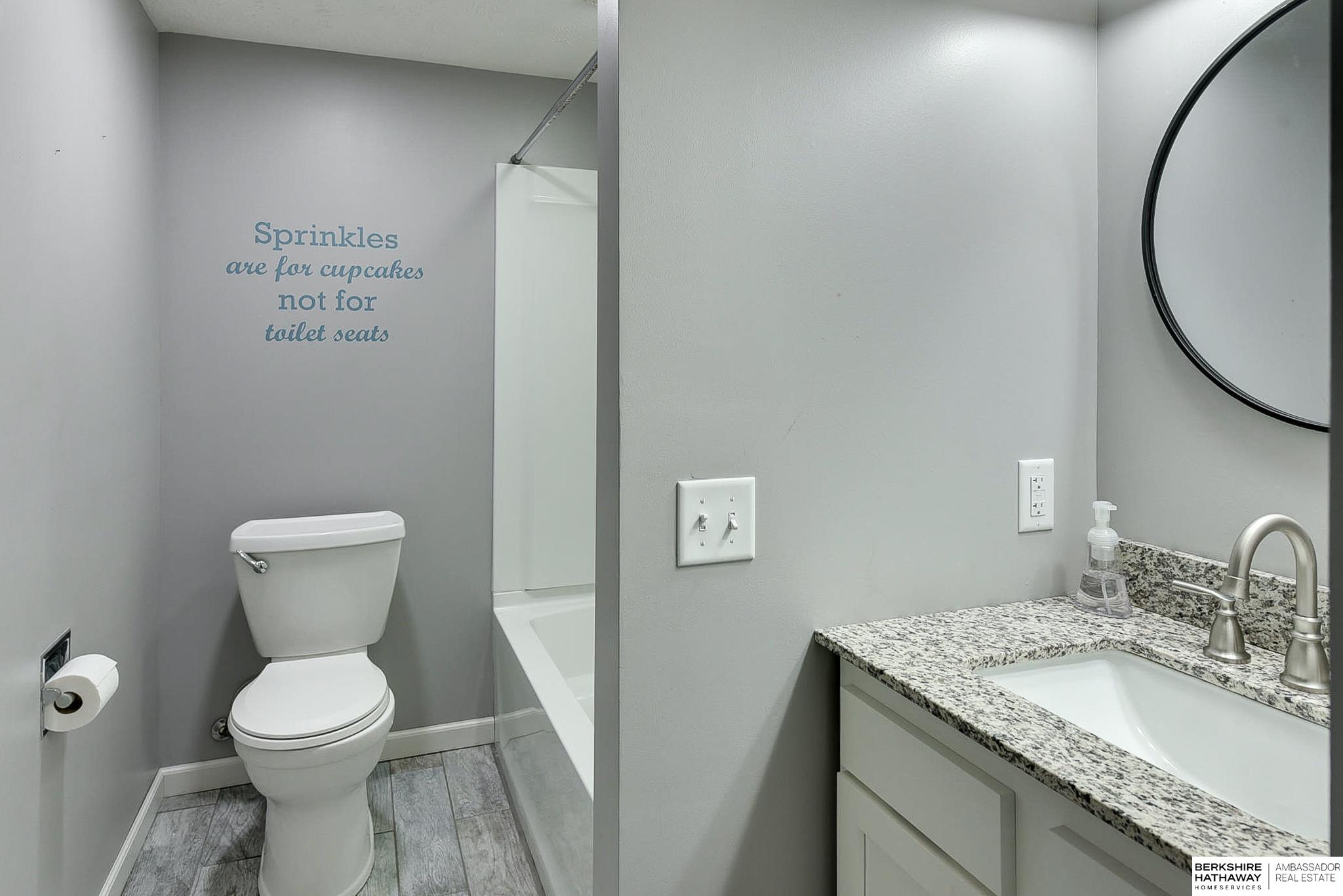 Omaha, Nebraska 68124, United States, 3 Bedrooms Bedrooms, ,2 BathroomsBathrooms,Residential,Pending,81641