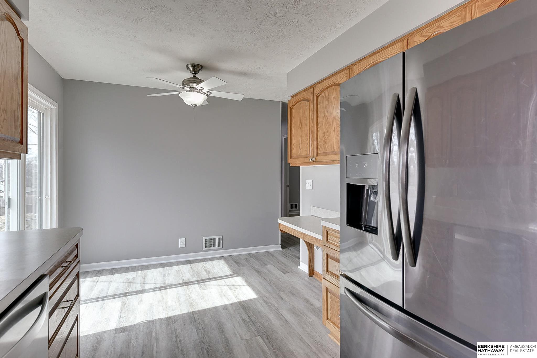 Omaha, Nebraska 68124, United States, 3 Bedrooms Bedrooms, ,2 BathroomsBathrooms,Residential,Pending,81641