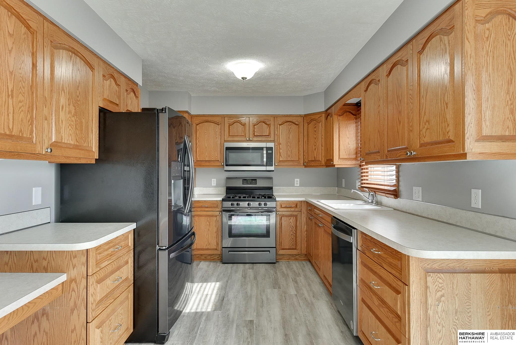 Omaha, Nebraska 68124, United States, 3 Bedrooms Bedrooms, ,2 BathroomsBathrooms,Residential,Pending,81641