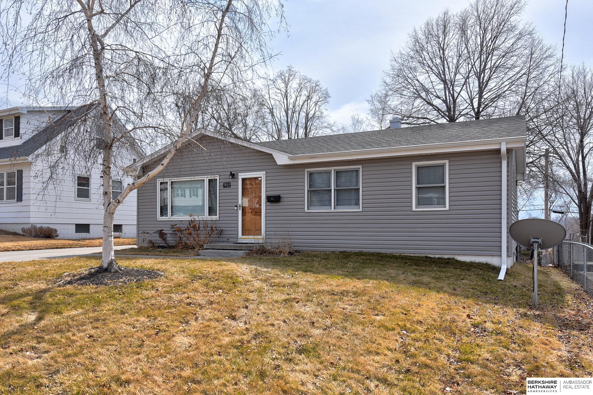 Omaha, Nebraska 68124, United States, 3 Bedrooms Bedrooms, ,2 BathroomsBathrooms,Residential,Pending,81641