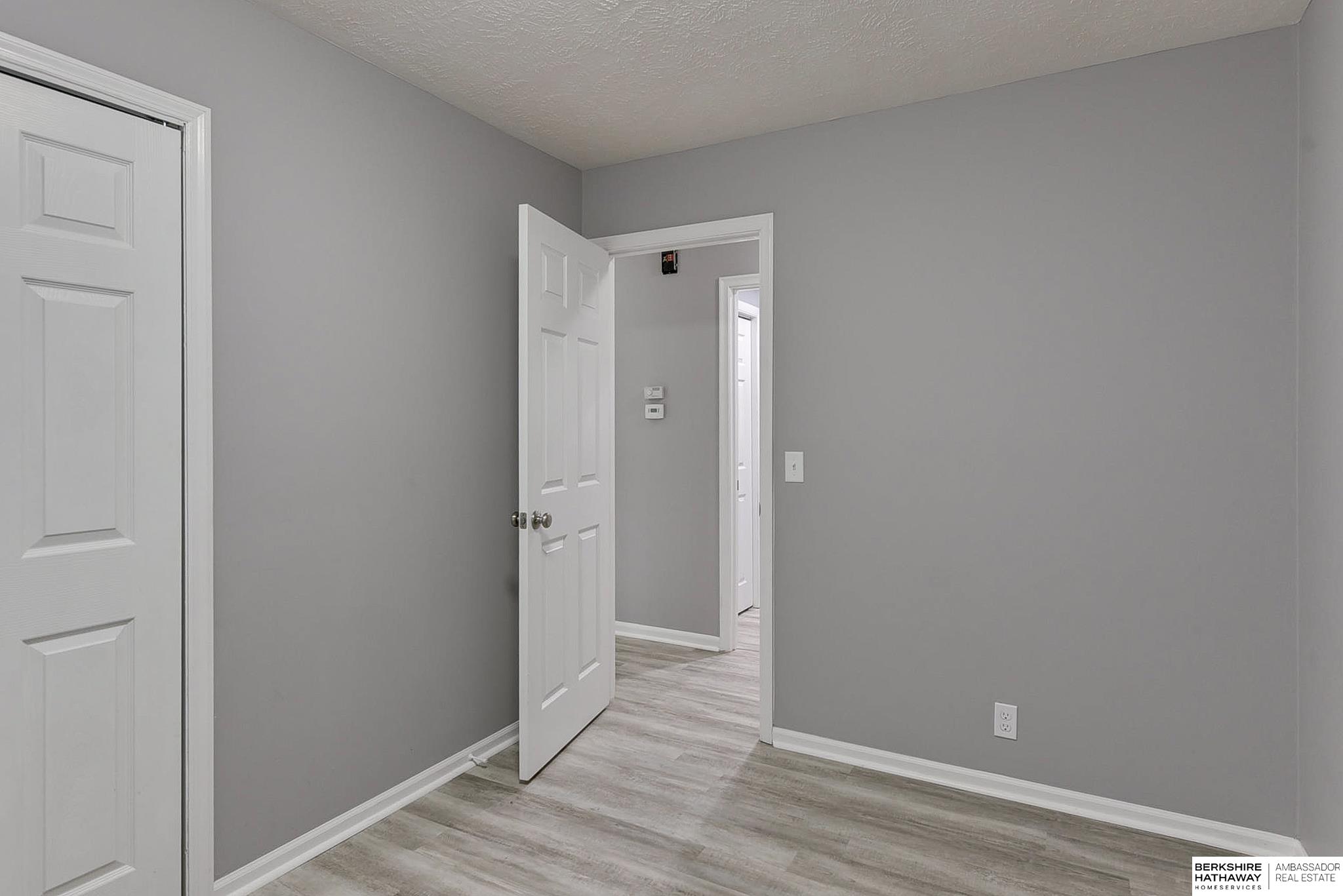 Omaha, Nebraska 68124, United States, 3 Bedrooms Bedrooms, ,2 BathroomsBathrooms,Residential,Pending,81641