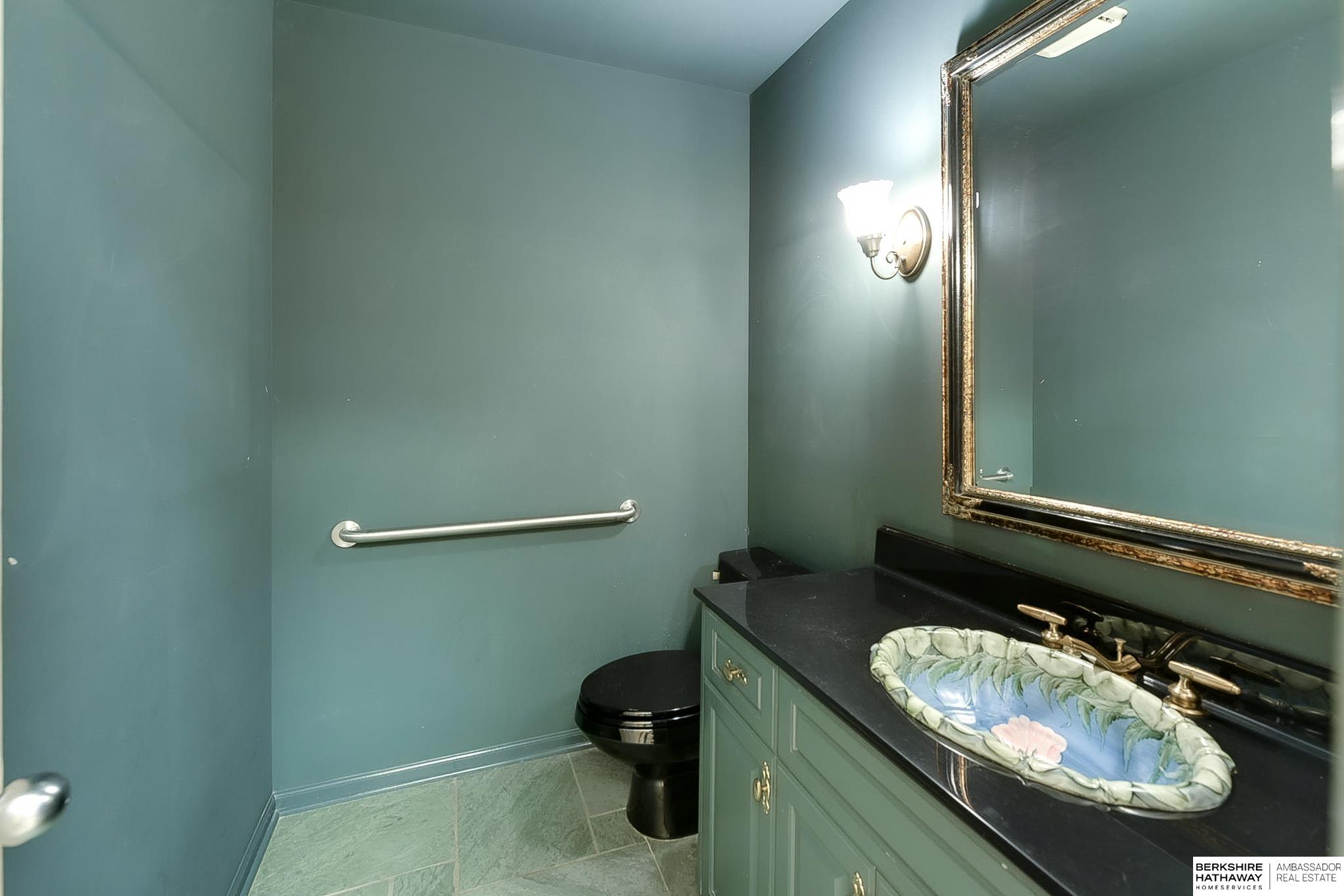 Omaha, Nebraska 68144, United States, 2 Bedrooms Bedrooms, ,3 BathroomsBathrooms,Residential,Pending,13344