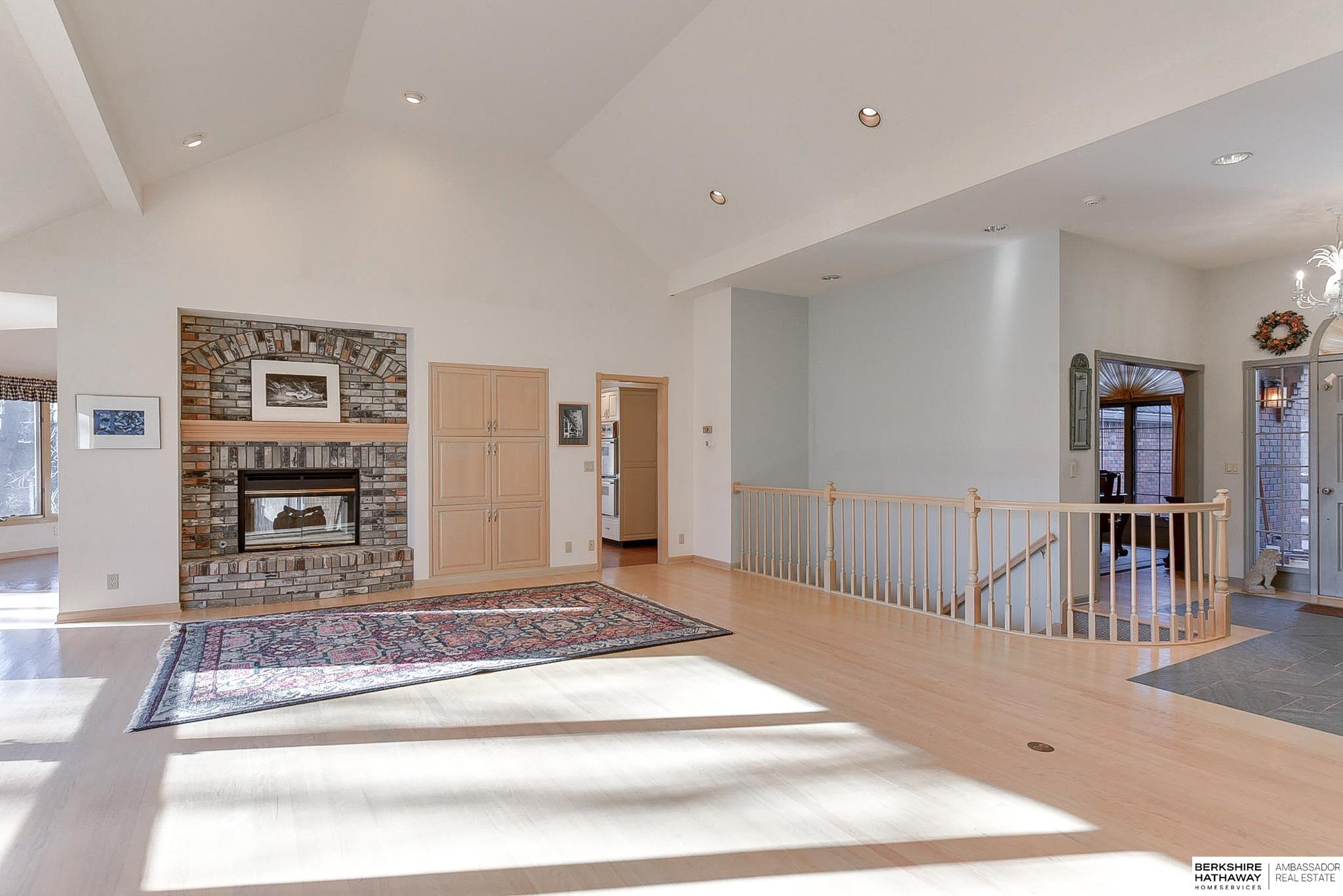 Omaha, Nebraska 68144, United States, 2 Bedrooms Bedrooms, ,3 BathroomsBathrooms,Residential,Pending,13344