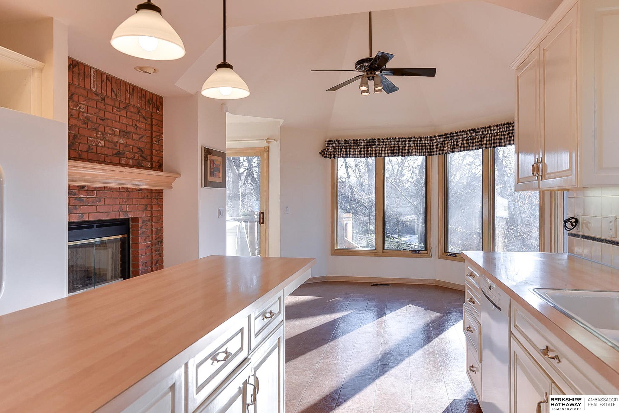 Omaha, Nebraska 68144, United States, 2 Bedrooms Bedrooms, ,3 BathroomsBathrooms,Residential,Pending,13344