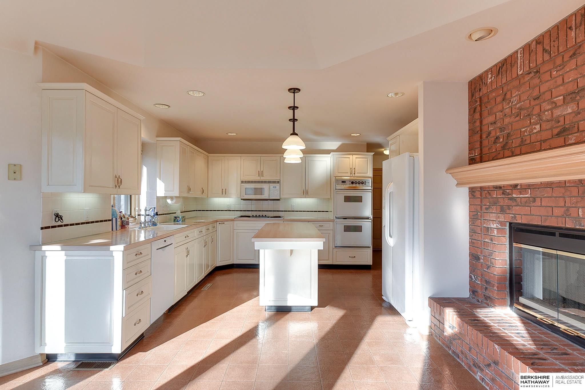 Omaha, Nebraska 68144, United States, 2 Bedrooms Bedrooms, ,3 BathroomsBathrooms,Residential,Pending,13344