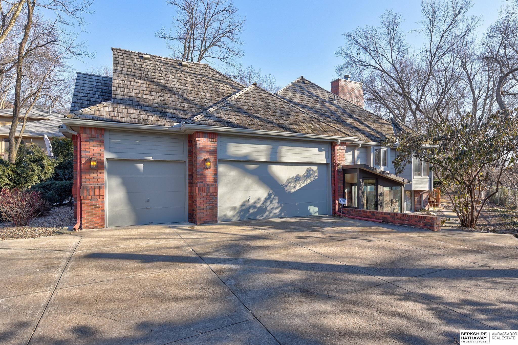 Omaha, Nebraska 68144, United States, 2 Bedrooms Bedrooms, ,3 BathroomsBathrooms,Residential,Pending,13344