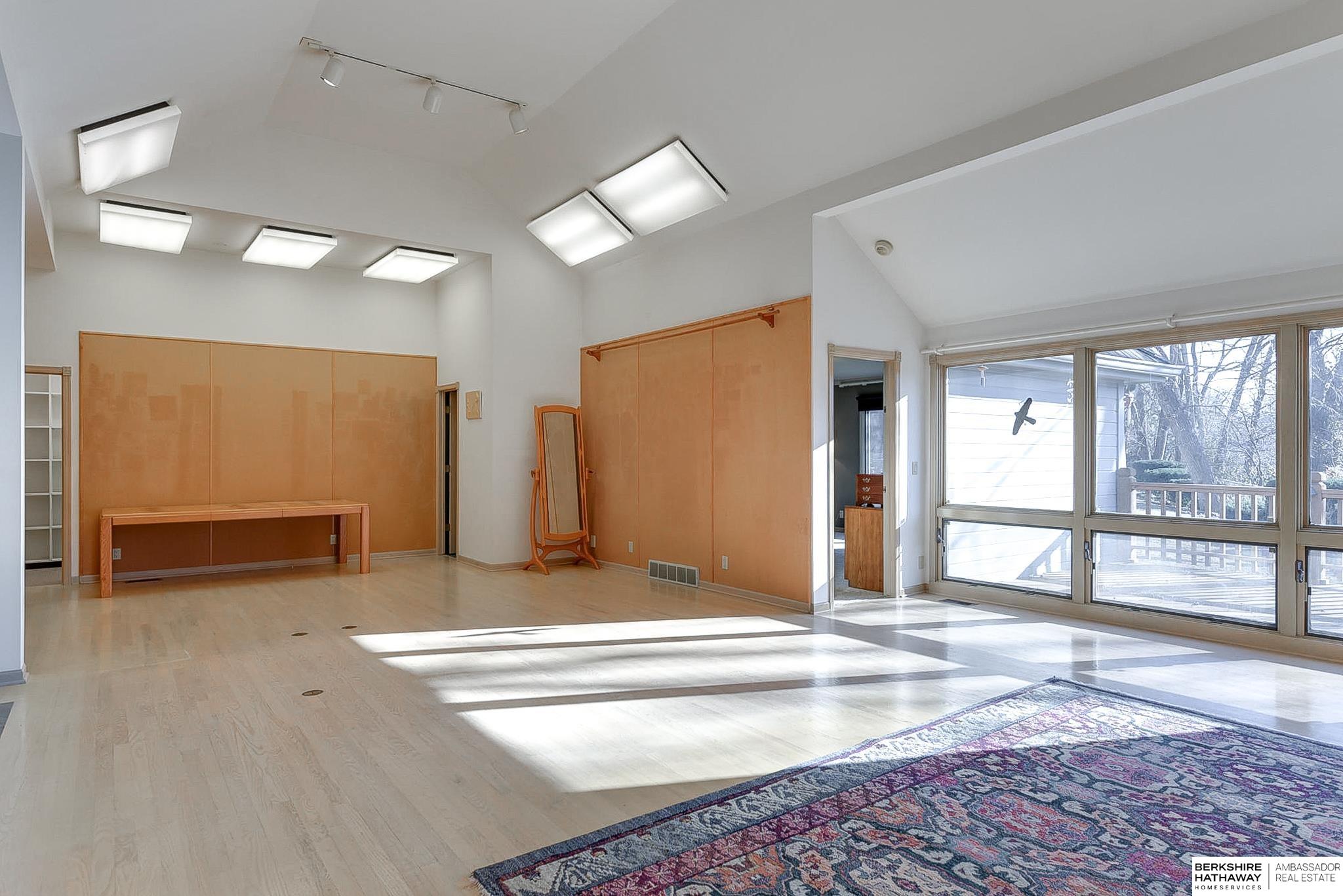 Omaha, Nebraska 68144, United States, 2 Bedrooms Bedrooms, ,3 BathroomsBathrooms,Residential,Pending,13344