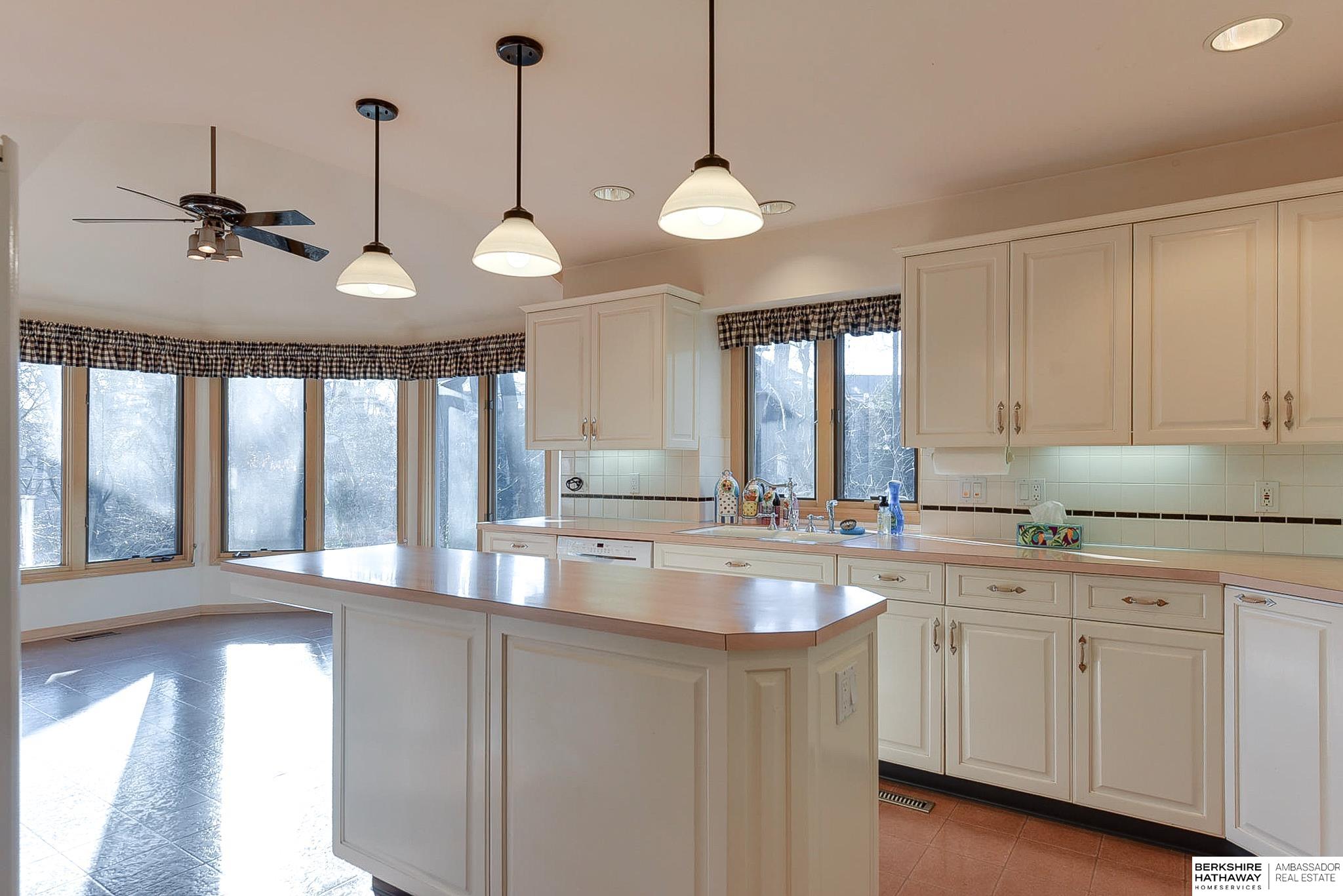 Omaha, Nebraska 68144, United States, 2 Bedrooms Bedrooms, ,3 BathroomsBathrooms,Residential,Pending,13344