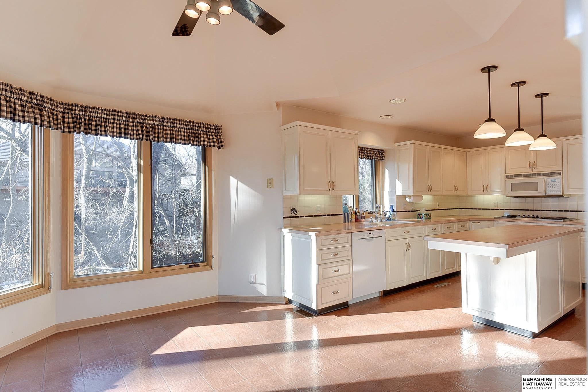 Omaha, Nebraska 68144, United States, 2 Bedrooms Bedrooms, ,3 BathroomsBathrooms,Residential,Pending,13344