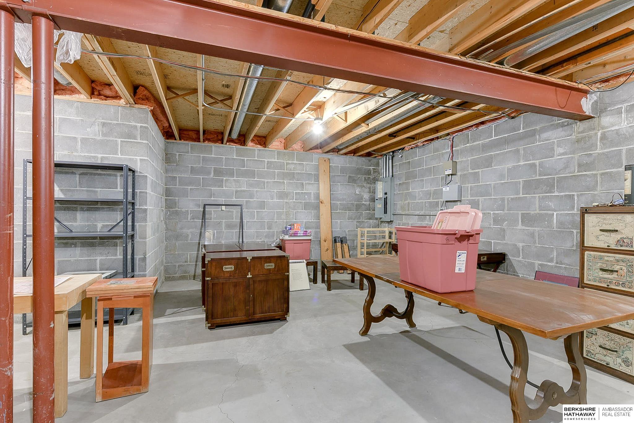 Omaha, Nebraska 68144, United States, 2 Bedrooms Bedrooms, ,3 BathroomsBathrooms,Residential,Pending,13344