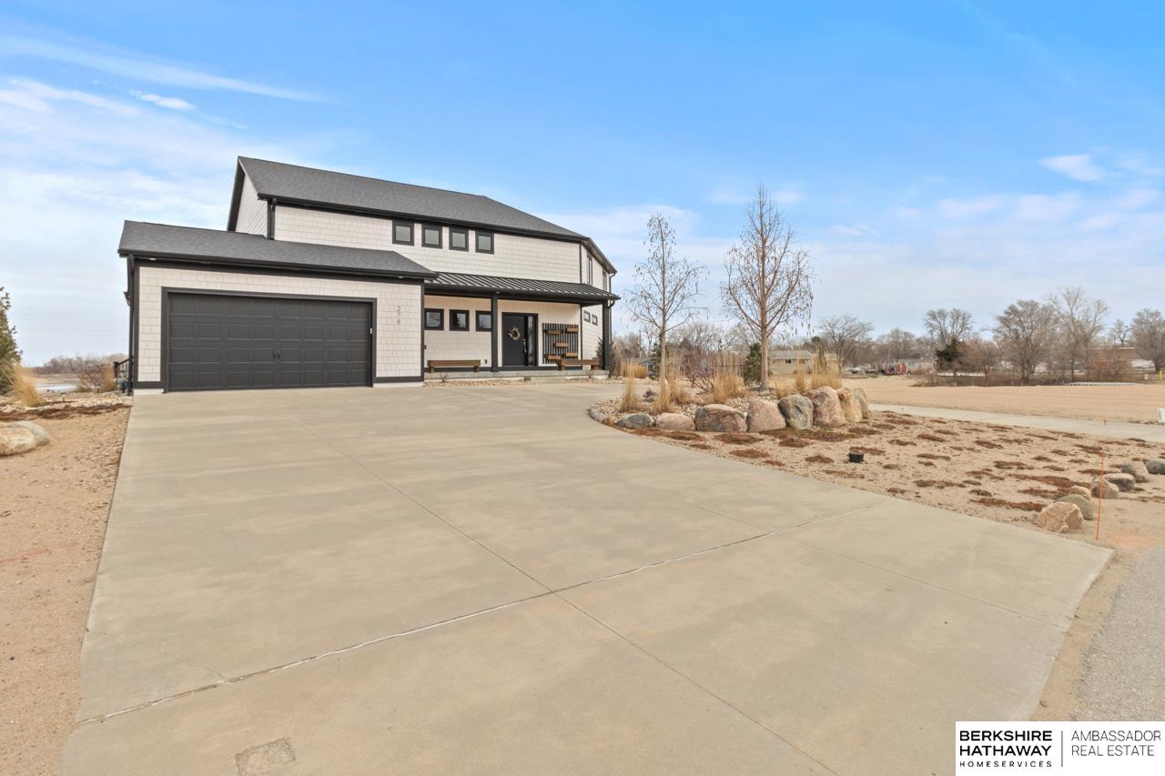 Ashland, Nebraska 68003, United States, 4 Bedrooms Bedrooms, ,4 BathroomsBathrooms,Residential,Pending,5067