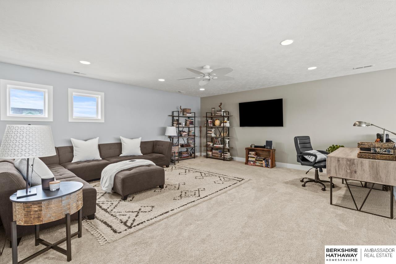 Ashland, Nebraska 68003, United States, 4 Bedrooms Bedrooms, ,4 BathroomsBathrooms,Residential,Pending,5067