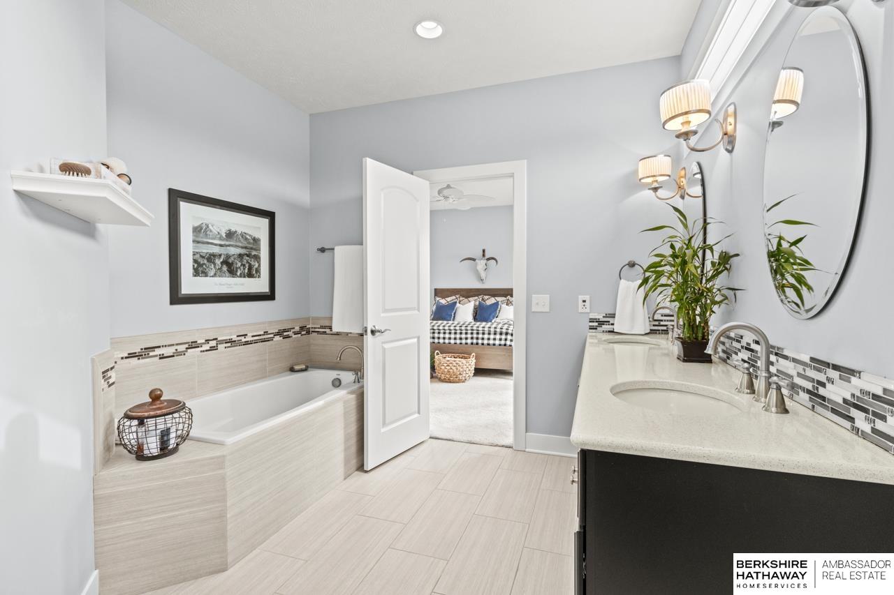 Ashland, Nebraska 68003, United States, 4 Bedrooms Bedrooms, ,4 BathroomsBathrooms,Residential,Pending,5067