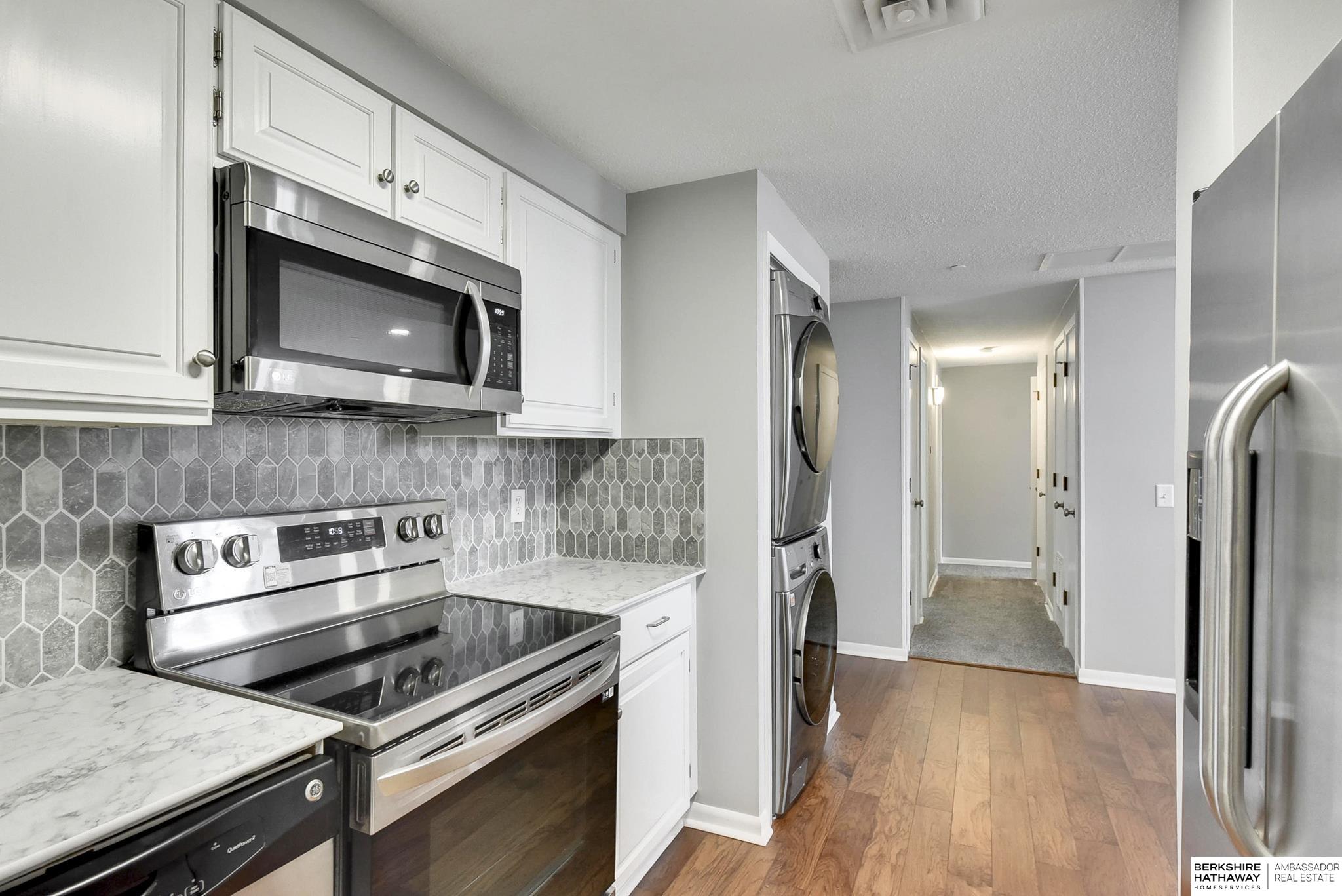 Omaha, Nebraska 68102, United States, 2 Bedrooms Bedrooms, ,2 BathroomsBathrooms,Residential,Active,54427