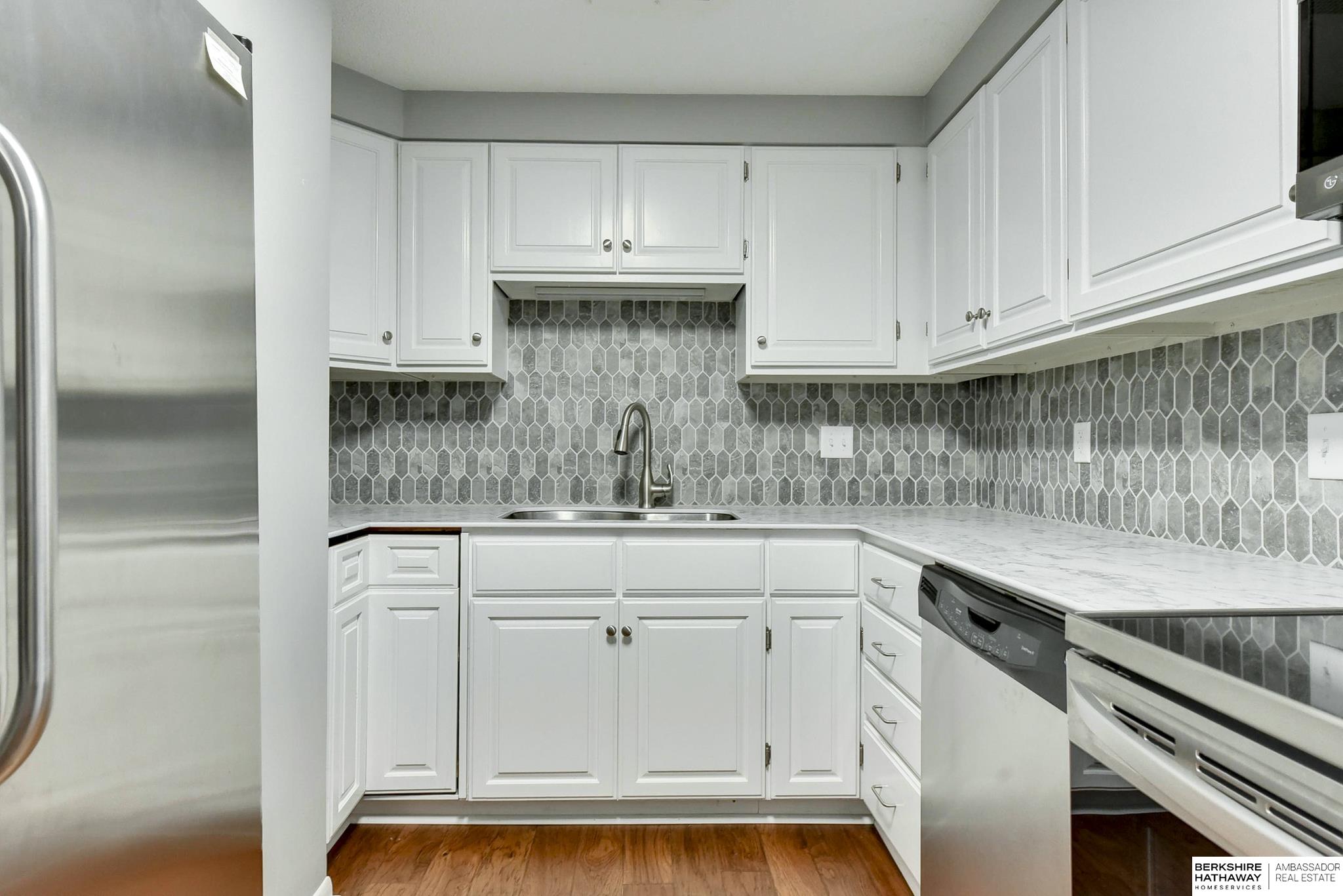 Omaha, Nebraska 68102, United States, 2 Bedrooms Bedrooms, ,2 BathroomsBathrooms,Residential,Active,54427